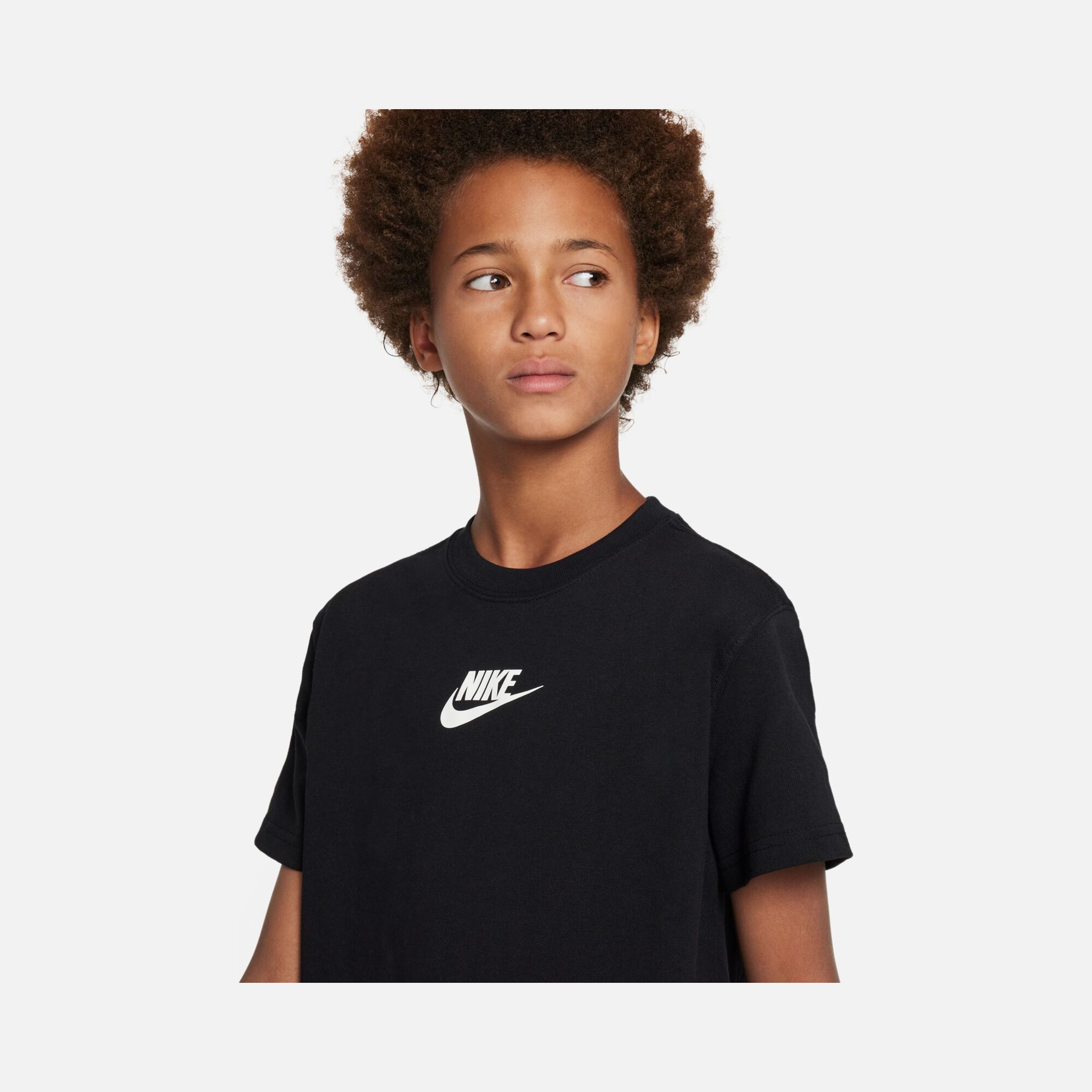 Nike Sportswear Premium Essentials Short-Sleeve Çocuk Tişört