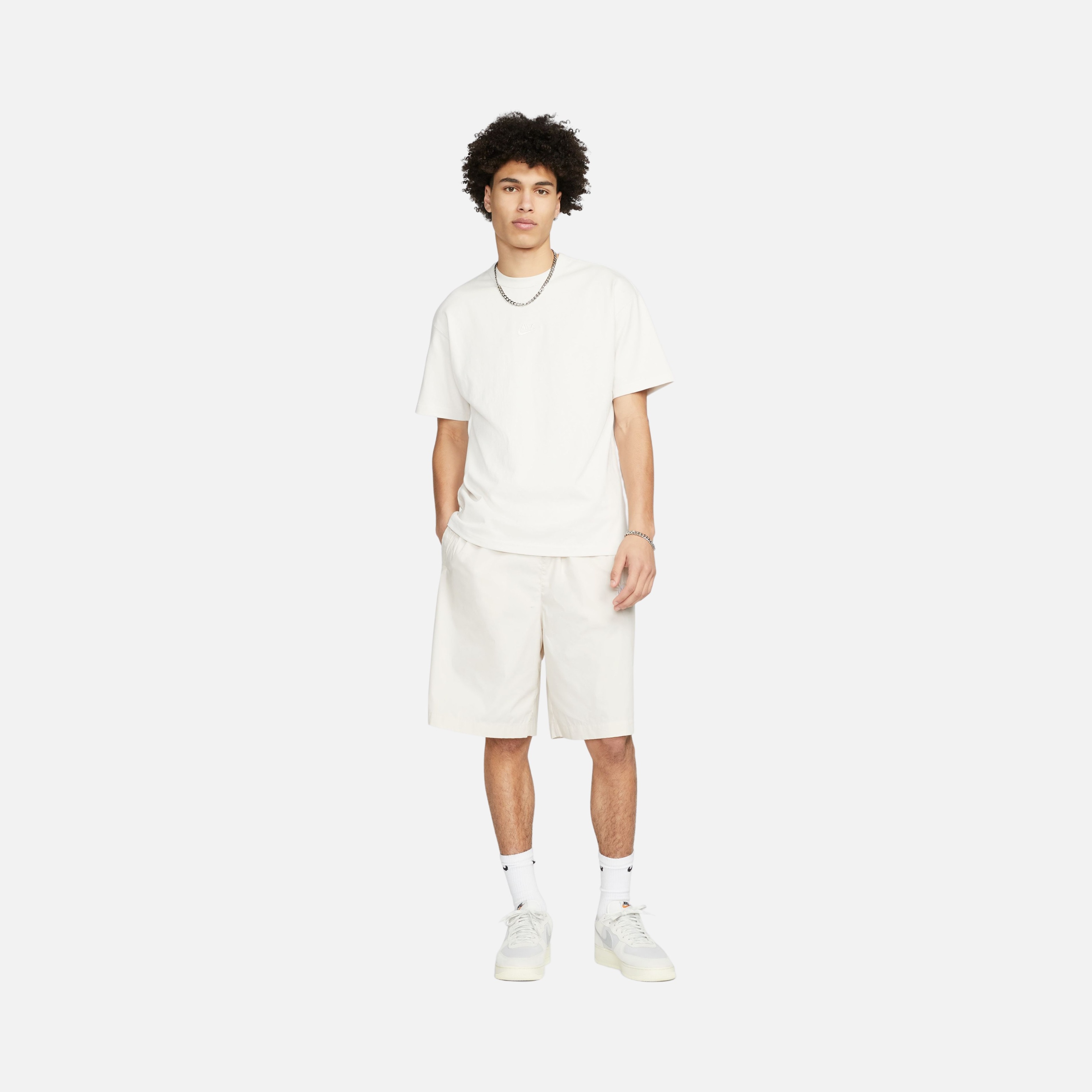 Nike Sportswear Premium Essentials Short-Sleeve Erkek Tişört