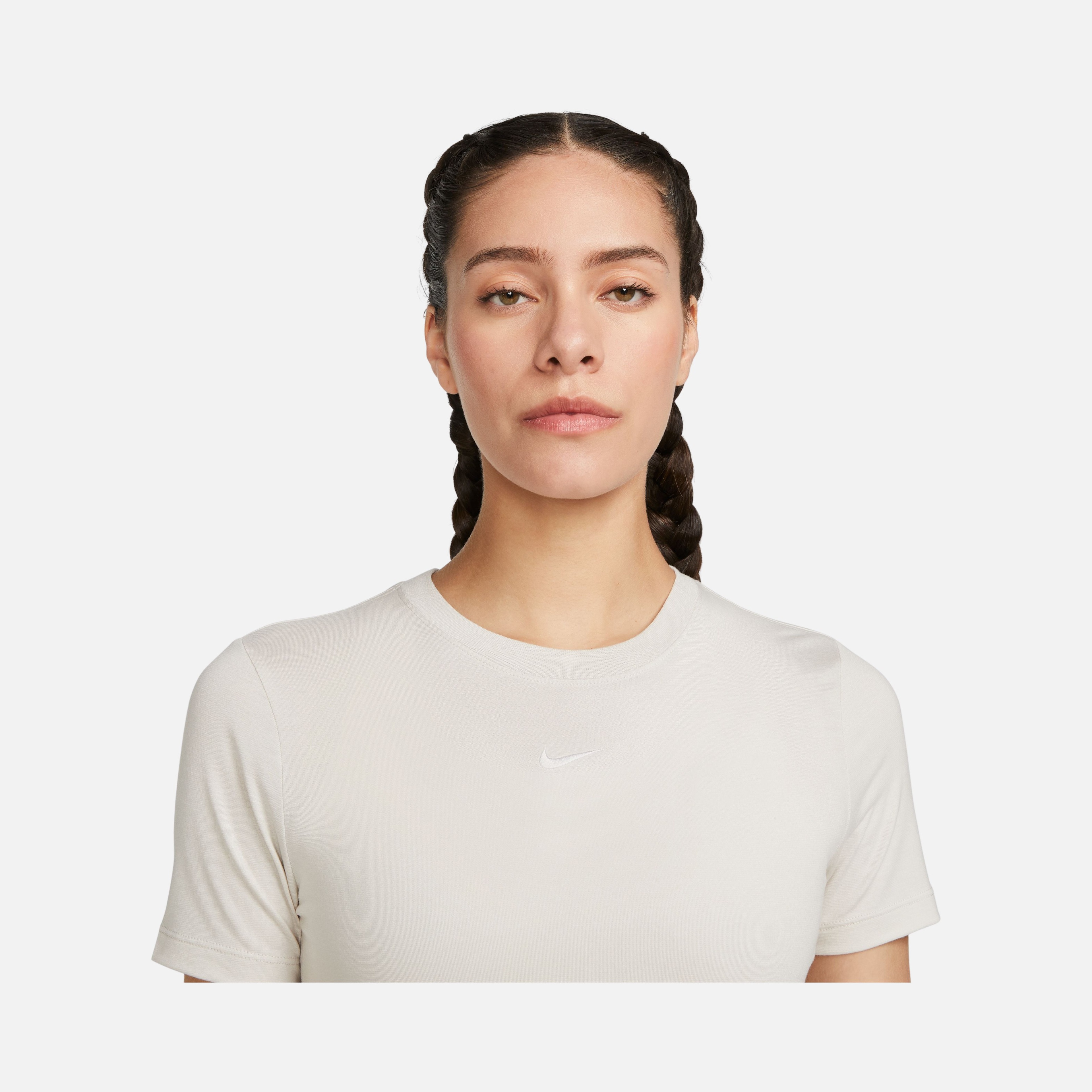 Nike Sportswear Essential Slim-Fit Cropped Short-Sleeve Kadın Tişört