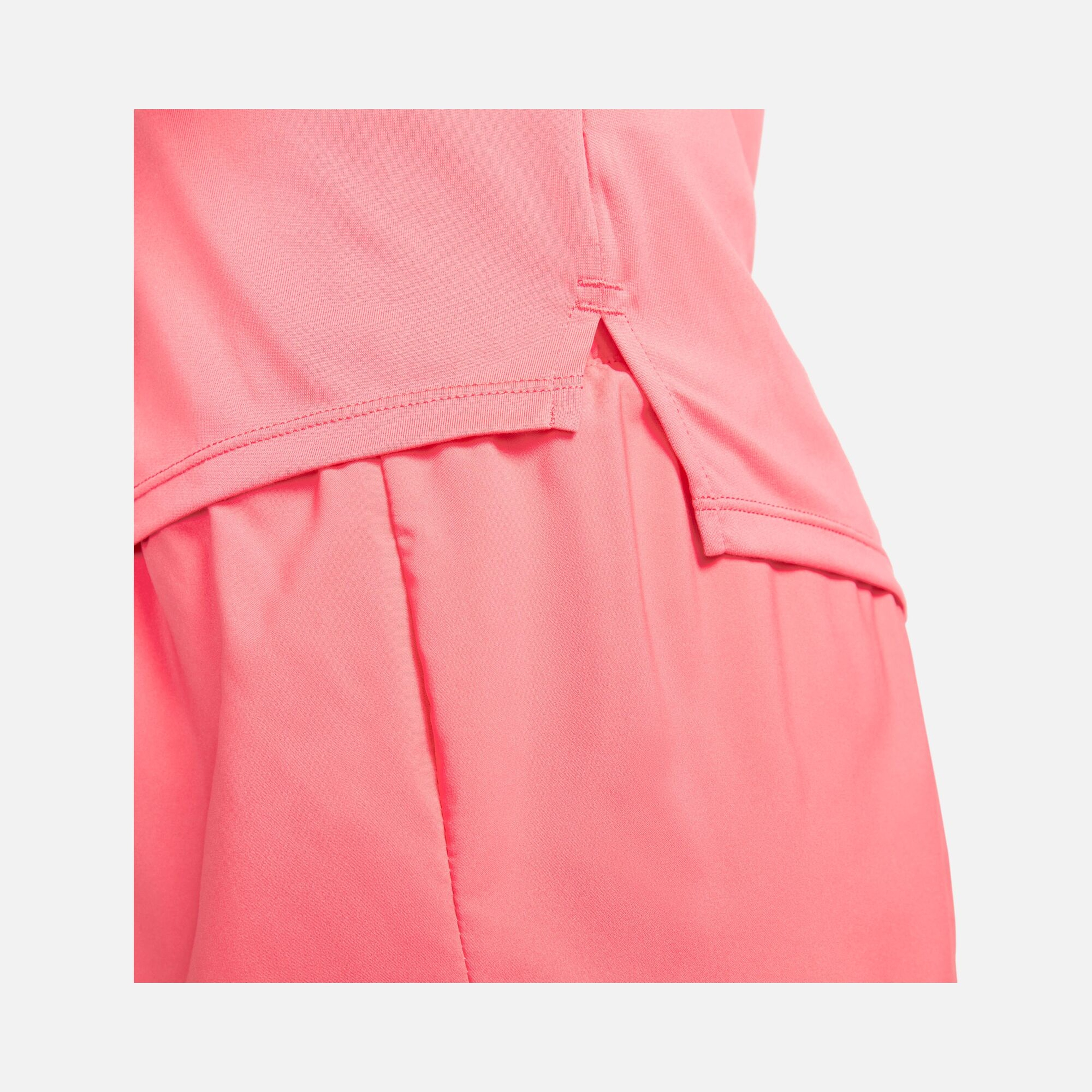 Nike Dri-Fit One Standard-Fit Short Sleeve Kadın Tişört