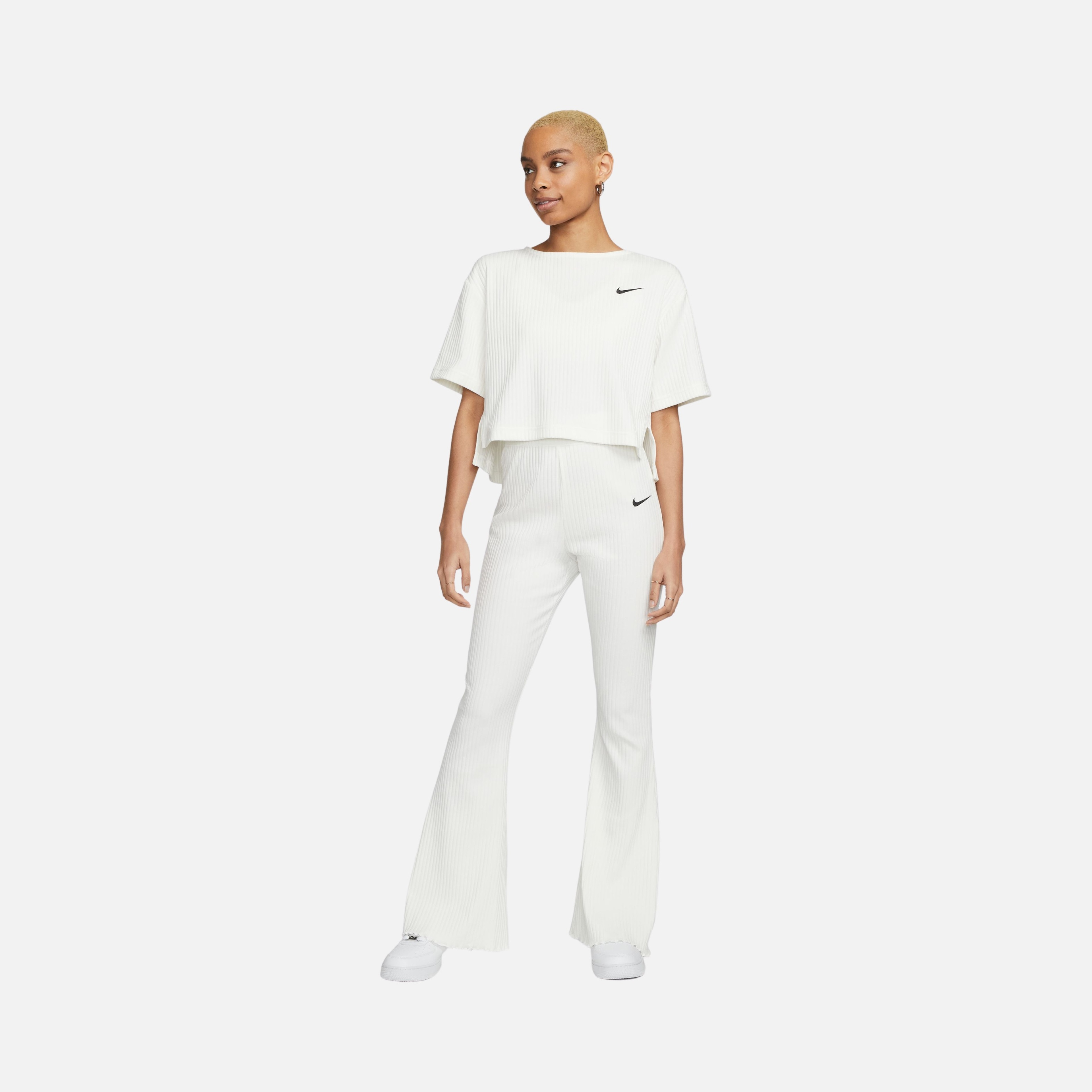 Nike Sportswear High-Waisted Wide Leg Ribbed Kadın Eşofman Altı