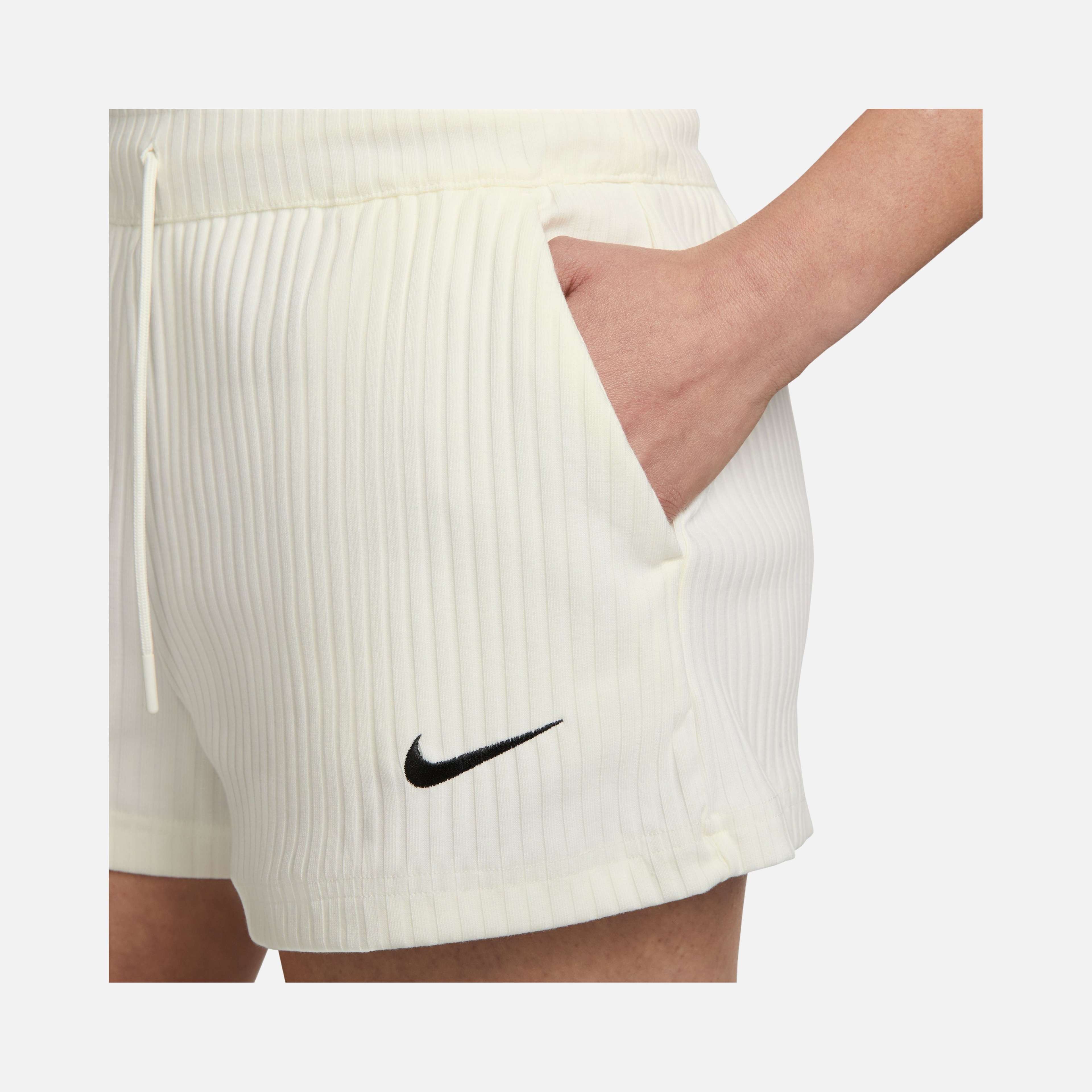 Nike Sportswear High-Waisted Ribbed Jersey Kadın Şort
