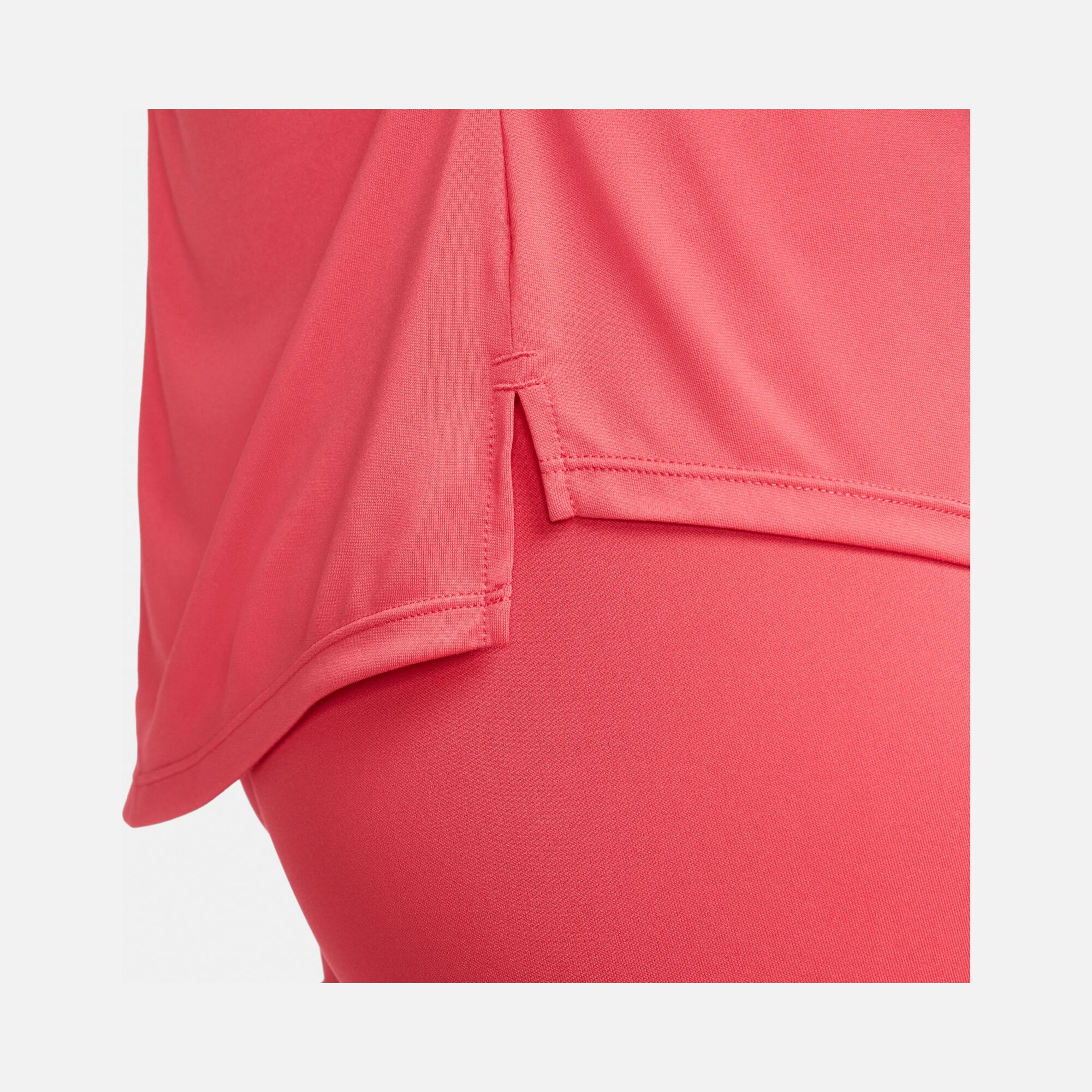 Nike Dri-Fit One Standard-Fit Short Sleeve Kadın Tişört