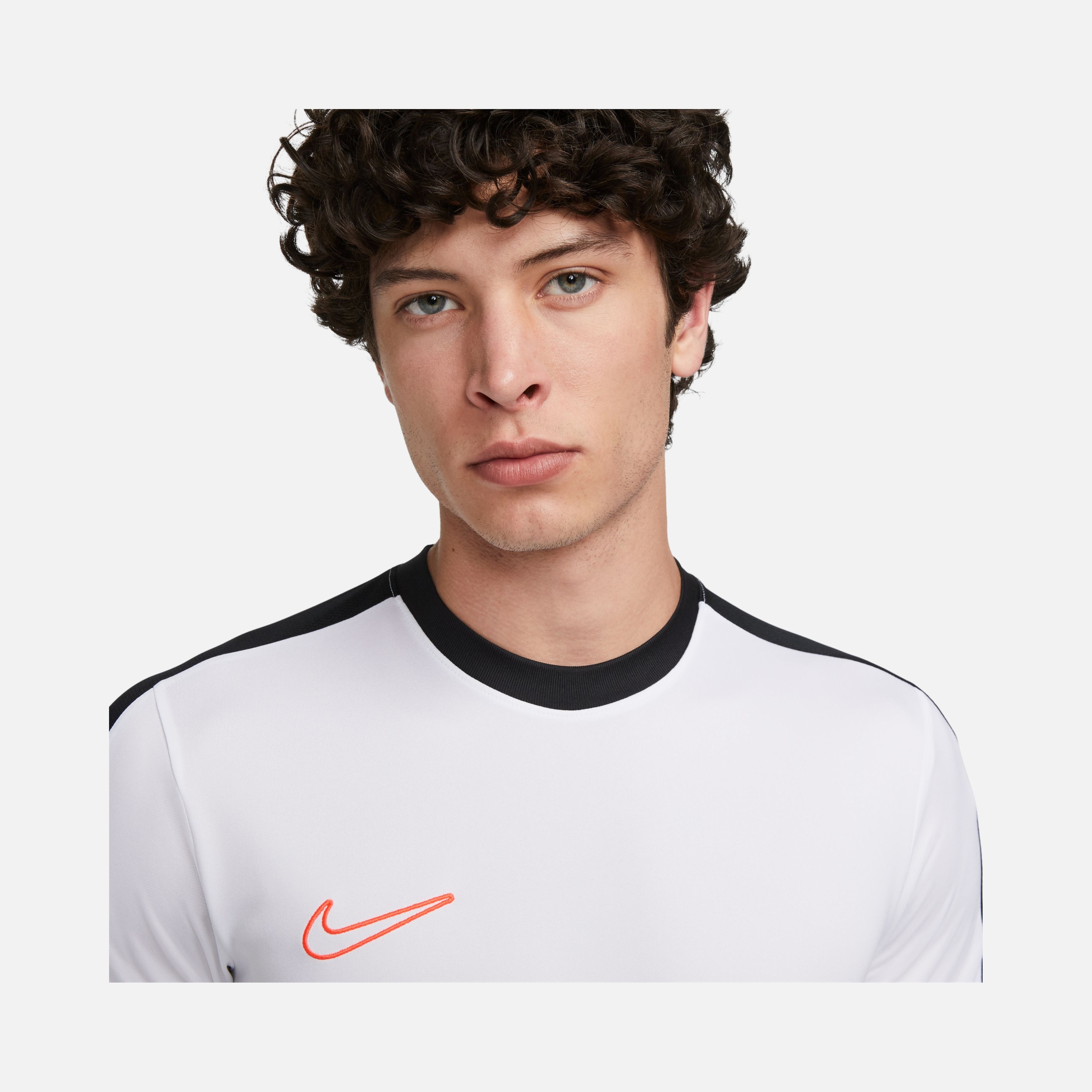 Nike Dri-Fit Academy Smooth Knit Global Football Training Short-Sleeve Erkek Tişört