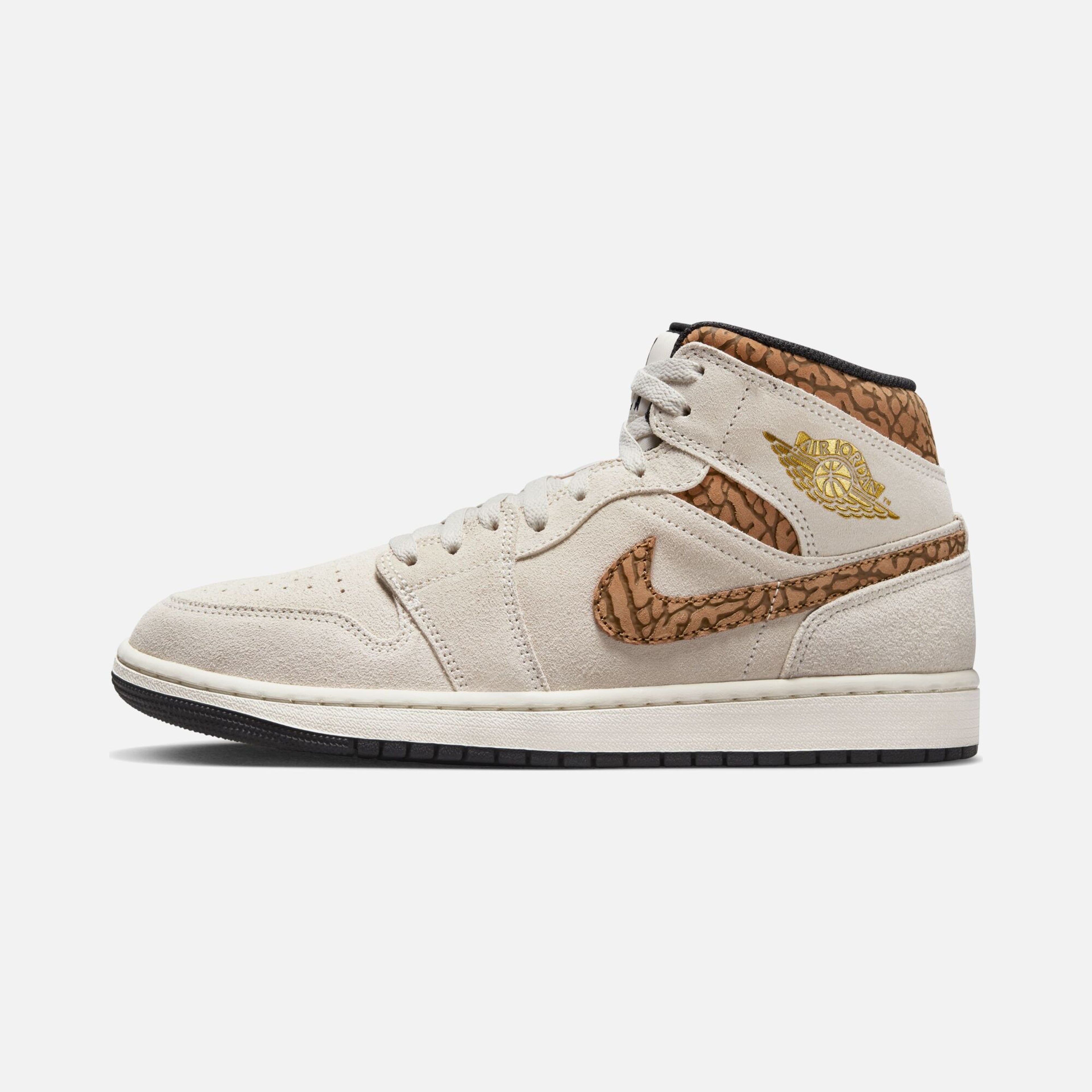 シューズ(男性用) Nike AirJordan1HighWhite/UniversityGold Nike Air Jordan 1 Mid SE ''Elephant Printed Swoosh and Gold