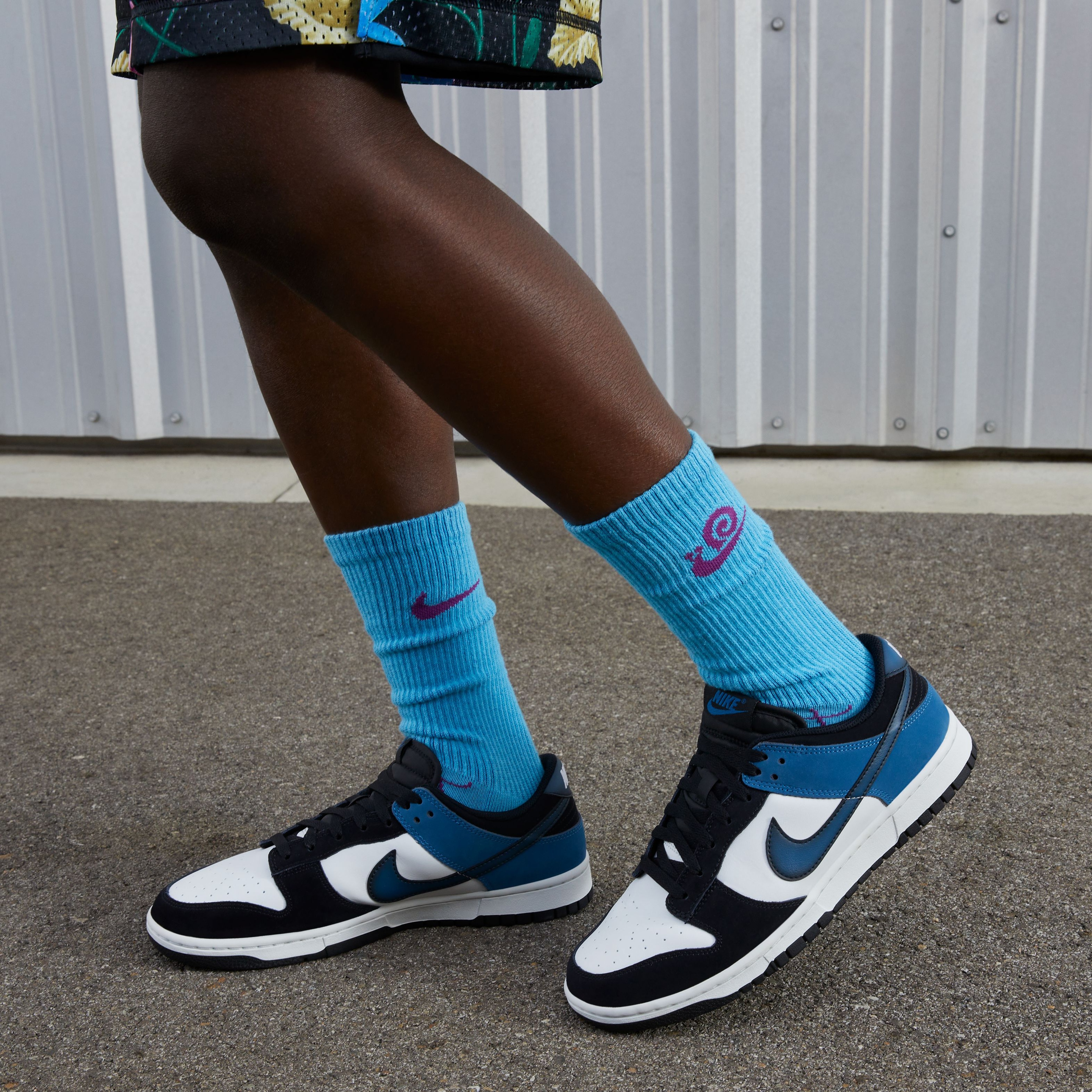 Nike Dunk Low Retro ''Worn Details'' Erkek Spor Ayakkabı