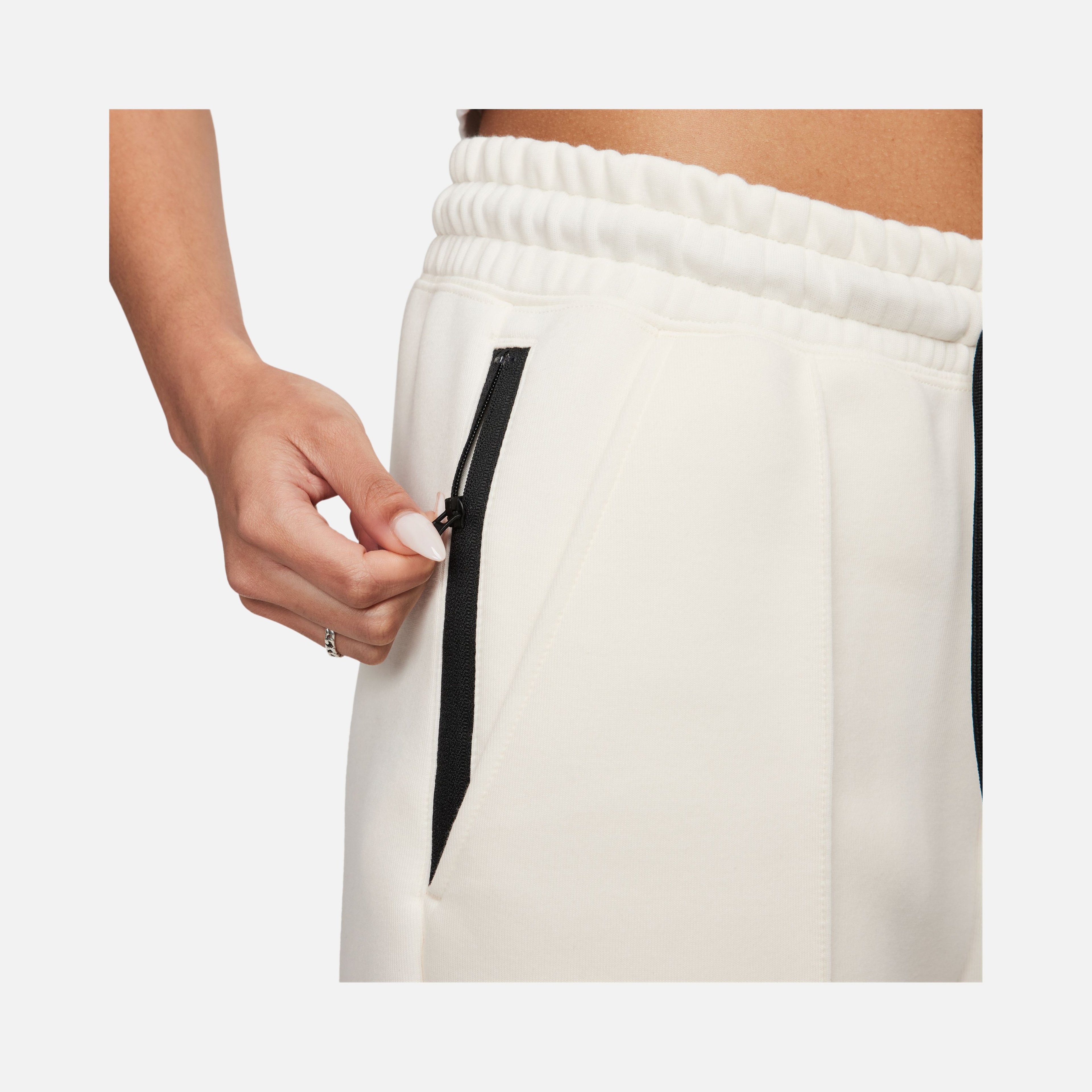 Nike Sportswear Tech Fleece Mid-Rise Kadın Eşofman Altı