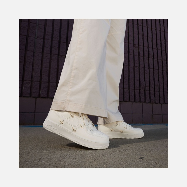 Nike Bej Nike Air Force 1 Lx