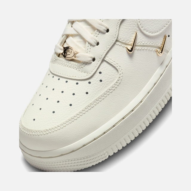Nike Bej Nike Air Force 1 Lx