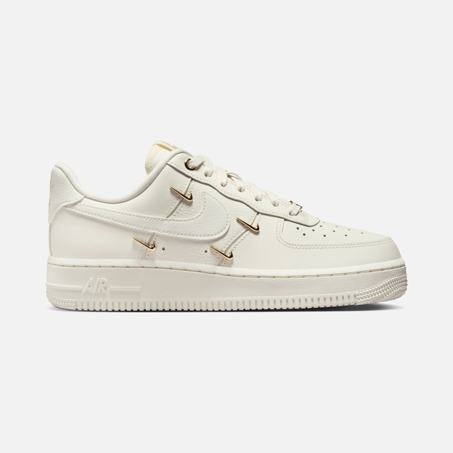 Nike Bej Nike Air Force 1 Lx