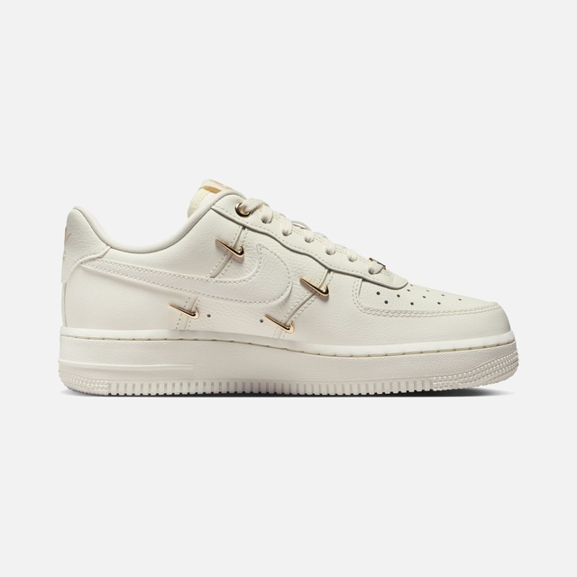 Nike Bej Nike Air Force 1 Lx