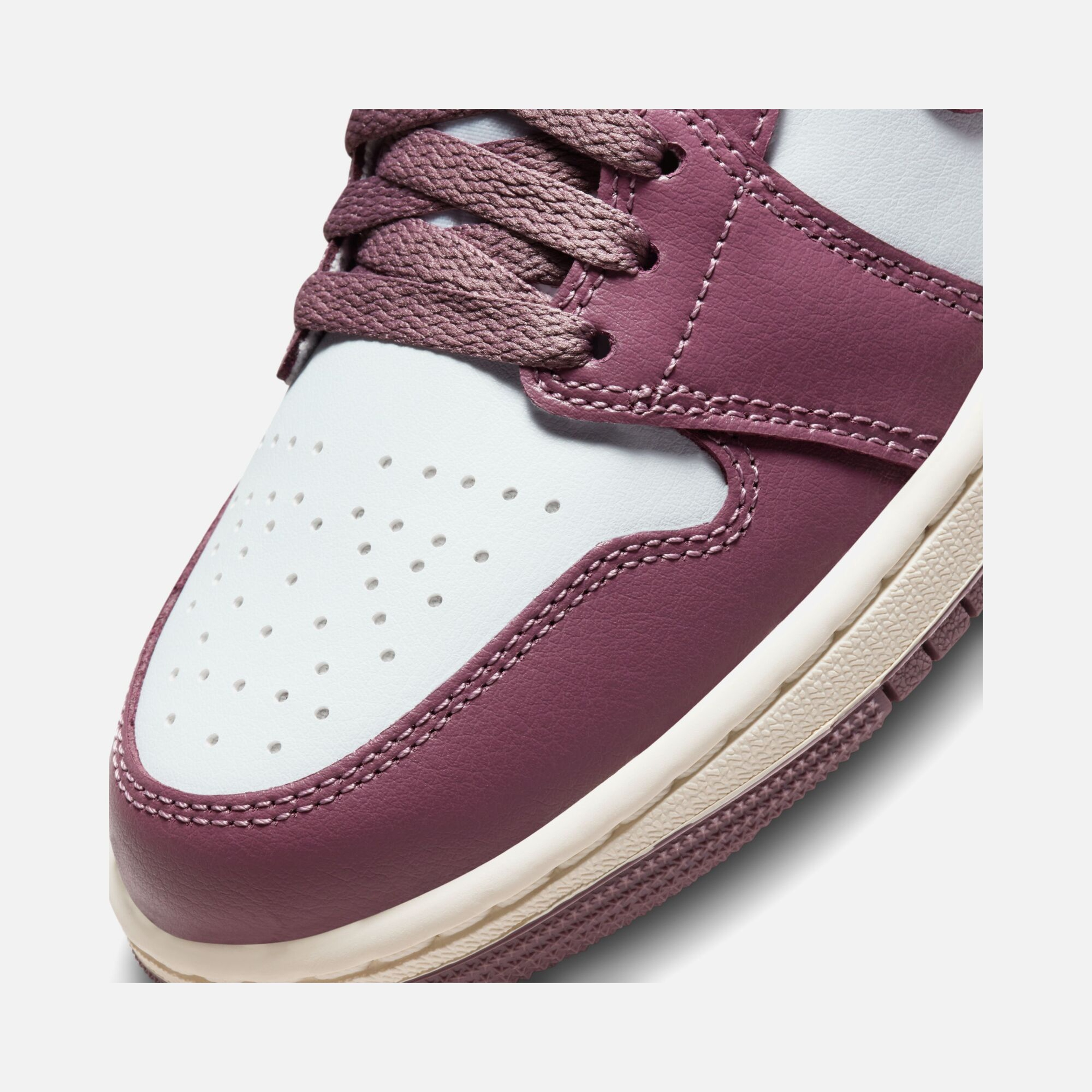 Nike Air Jordan 1 Mid Kadın Spor Ayakkabı