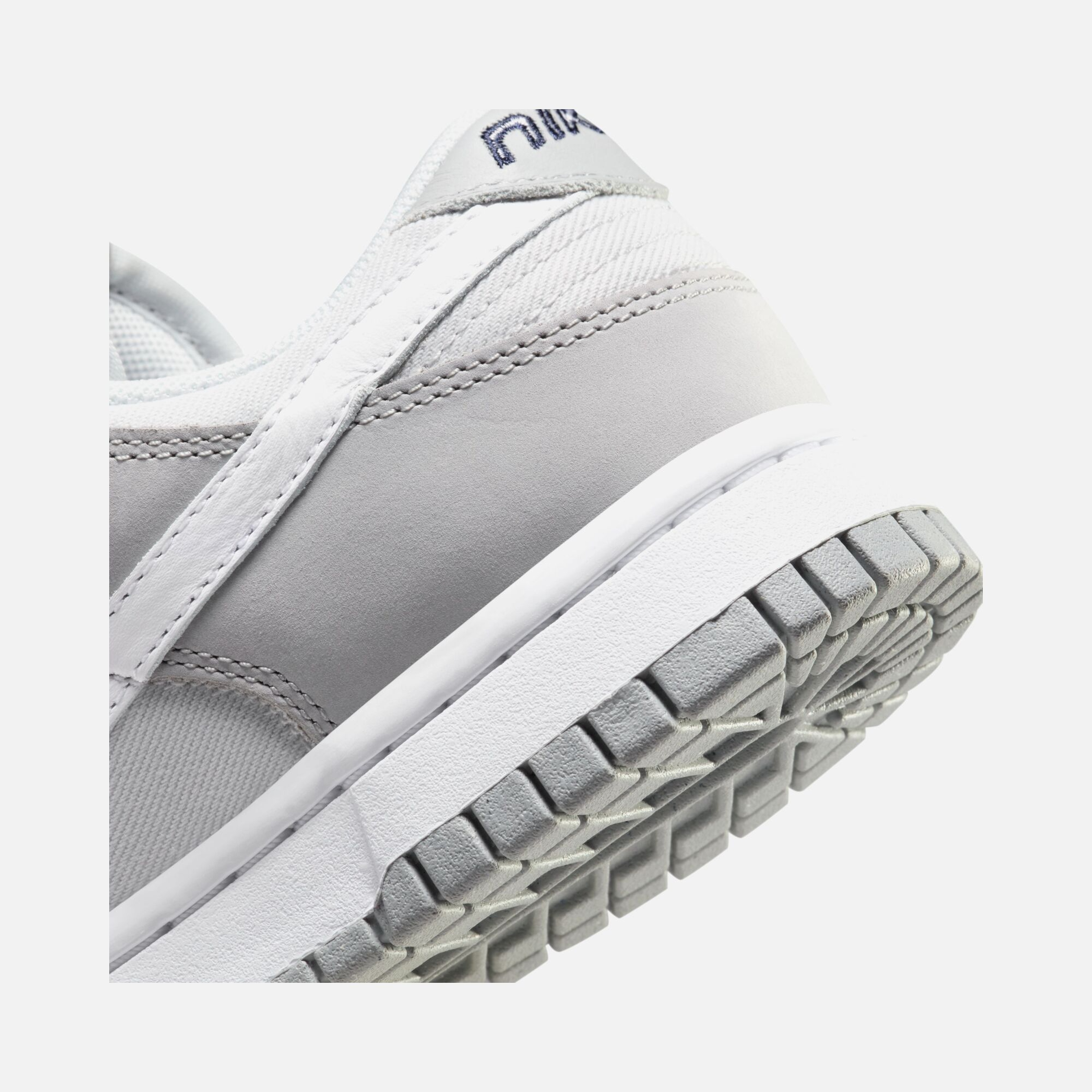 Nike Dunk Low Lux ''Light Smoke Grey and Photon Dust'' Kadın Spor Ayakkabı