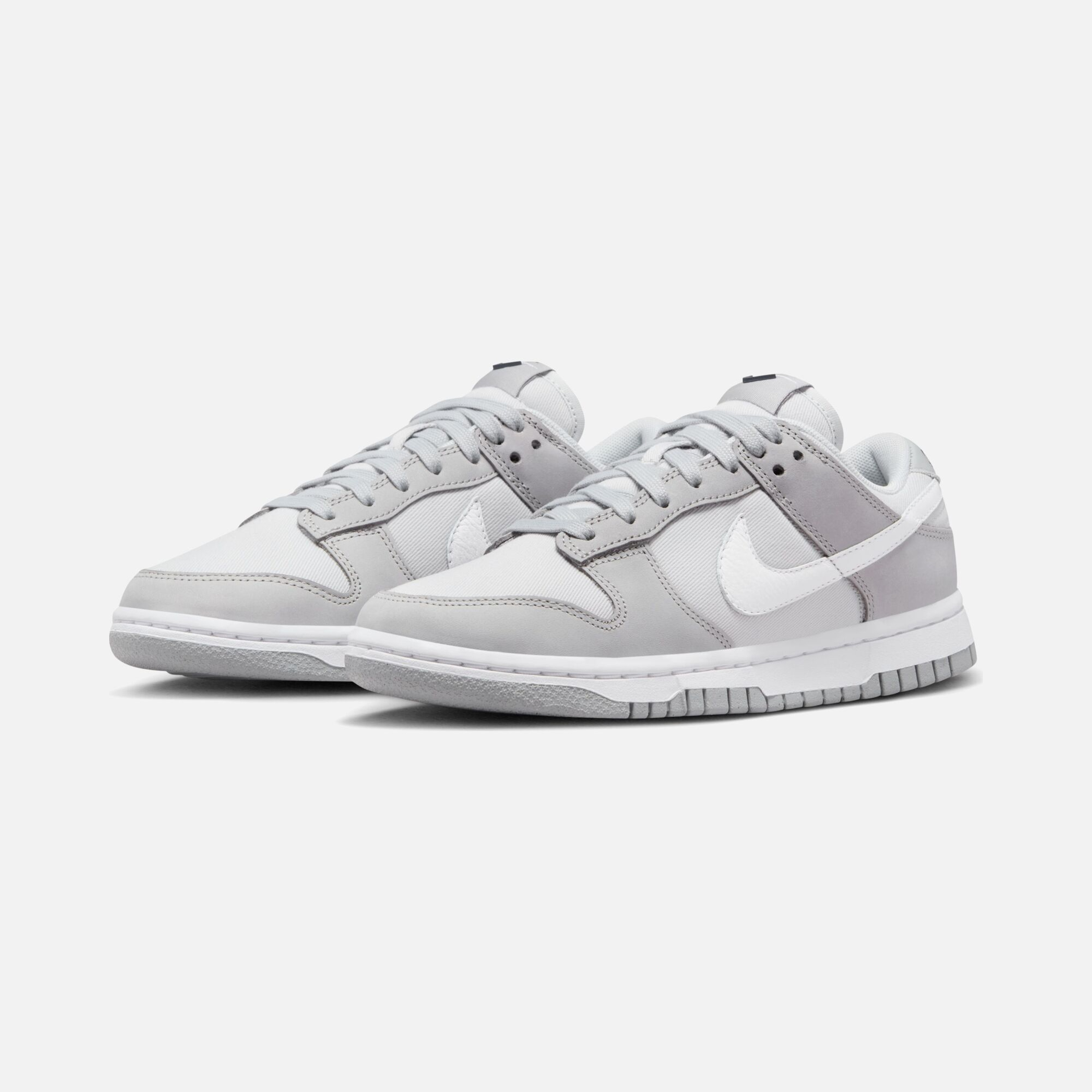 Nike Dunk Low Lux ''Light Smoke Grey and Photon Dust'' Kadın Spor Ayakkabı
