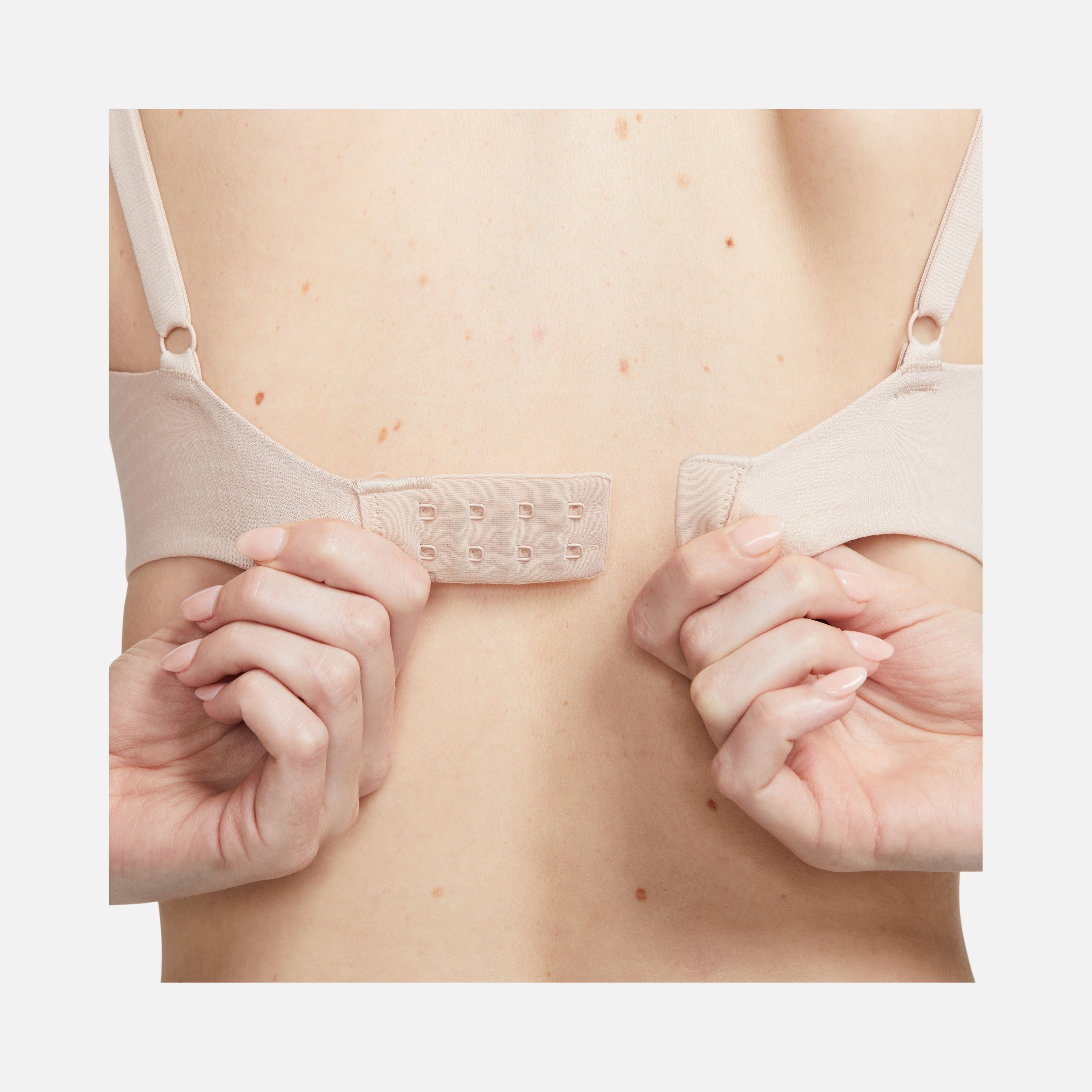 Nike Alate Minimalist Light-Support Padded Kadın Bra