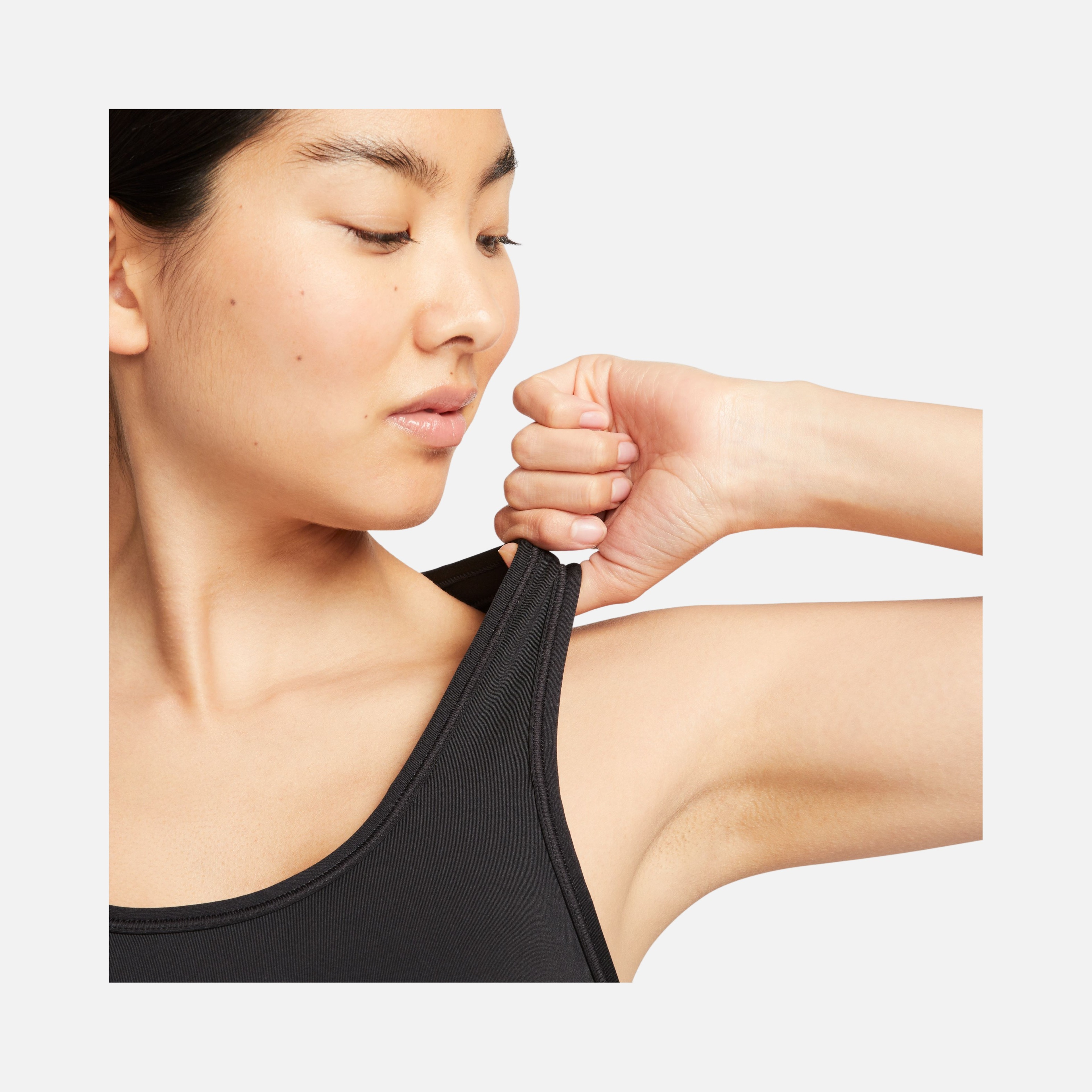 Nike Swoosh High-Support Non-Padded Adjustable Training Kadın Bra