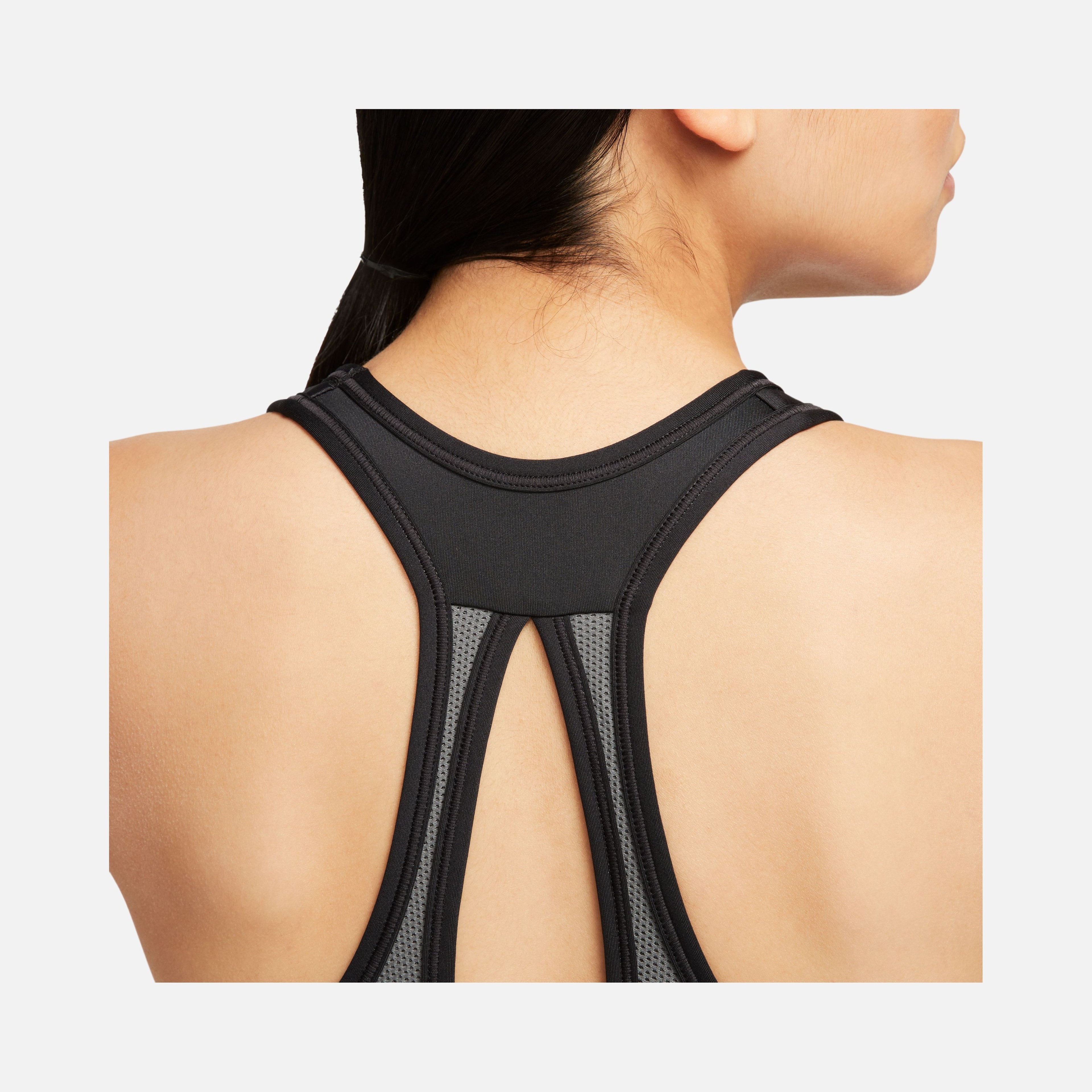 Nike Swoosh High-Support Non-Padded Adjustable Training Kadın Bra