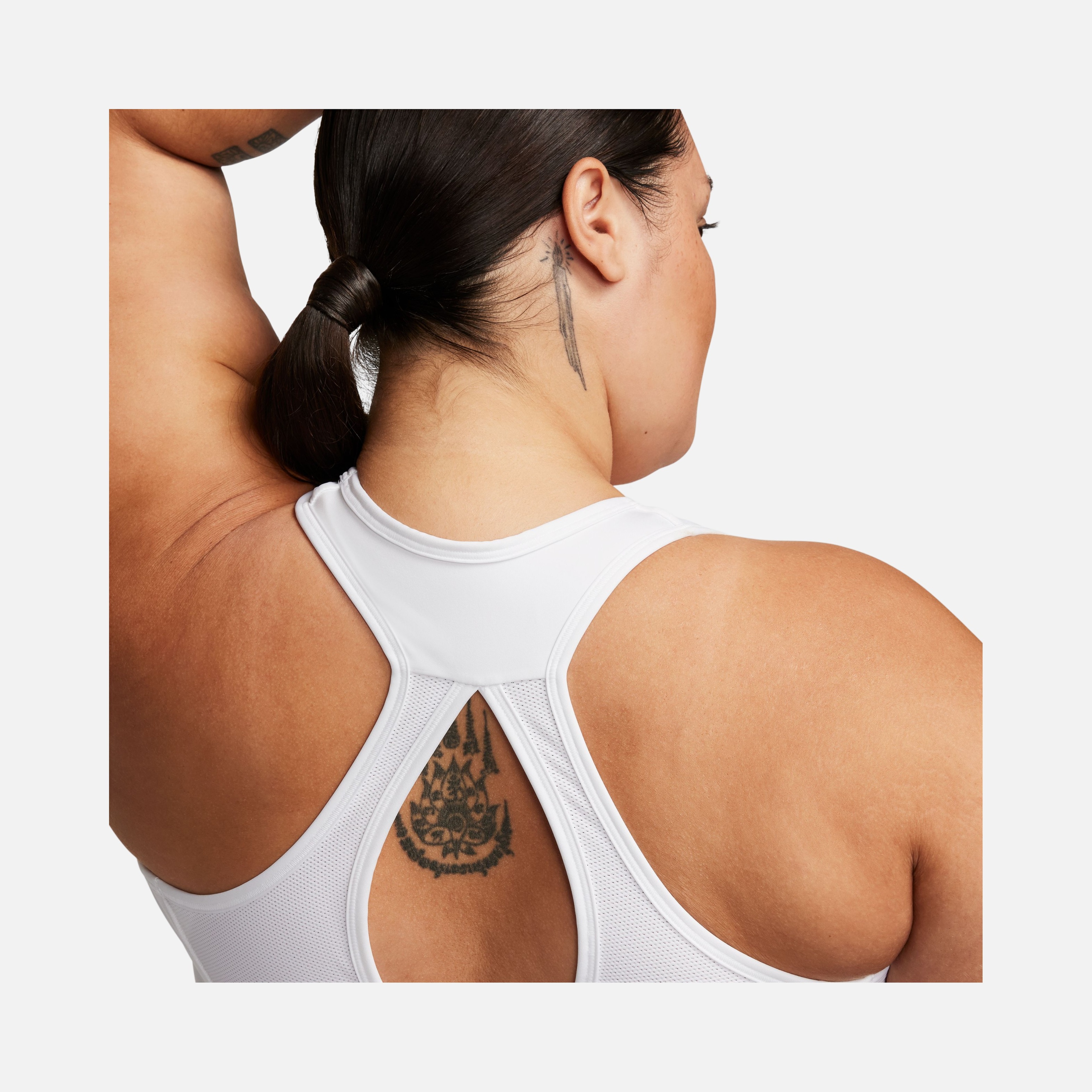 Nike Swoosh High-Support Non-Padded Adjustable Training Kadın Bra