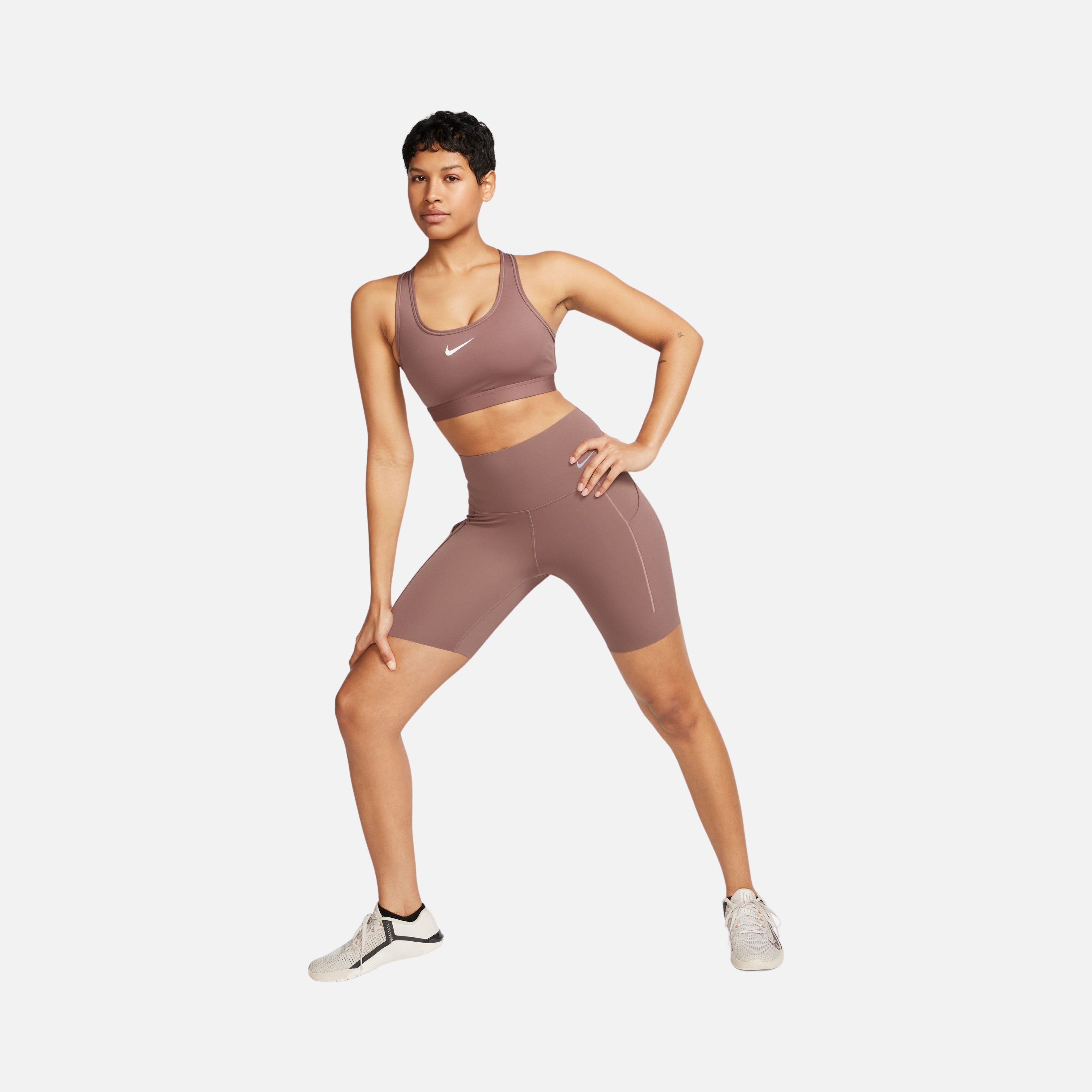 Nike Swoosh Medium Support Padded Training Kadın Bra