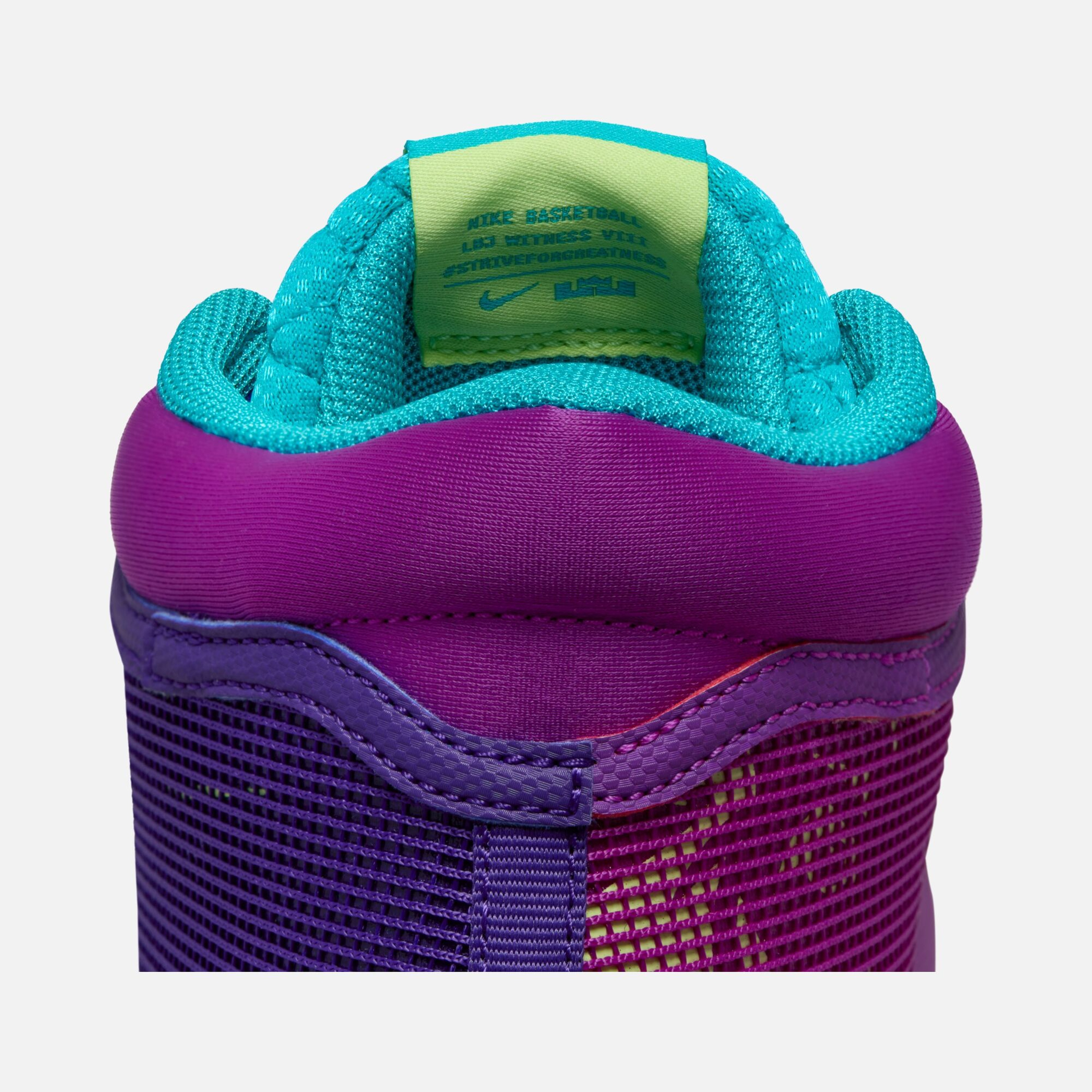 Nike LeBron James Witness VIII Erkek Basketbol Ayakkabısı