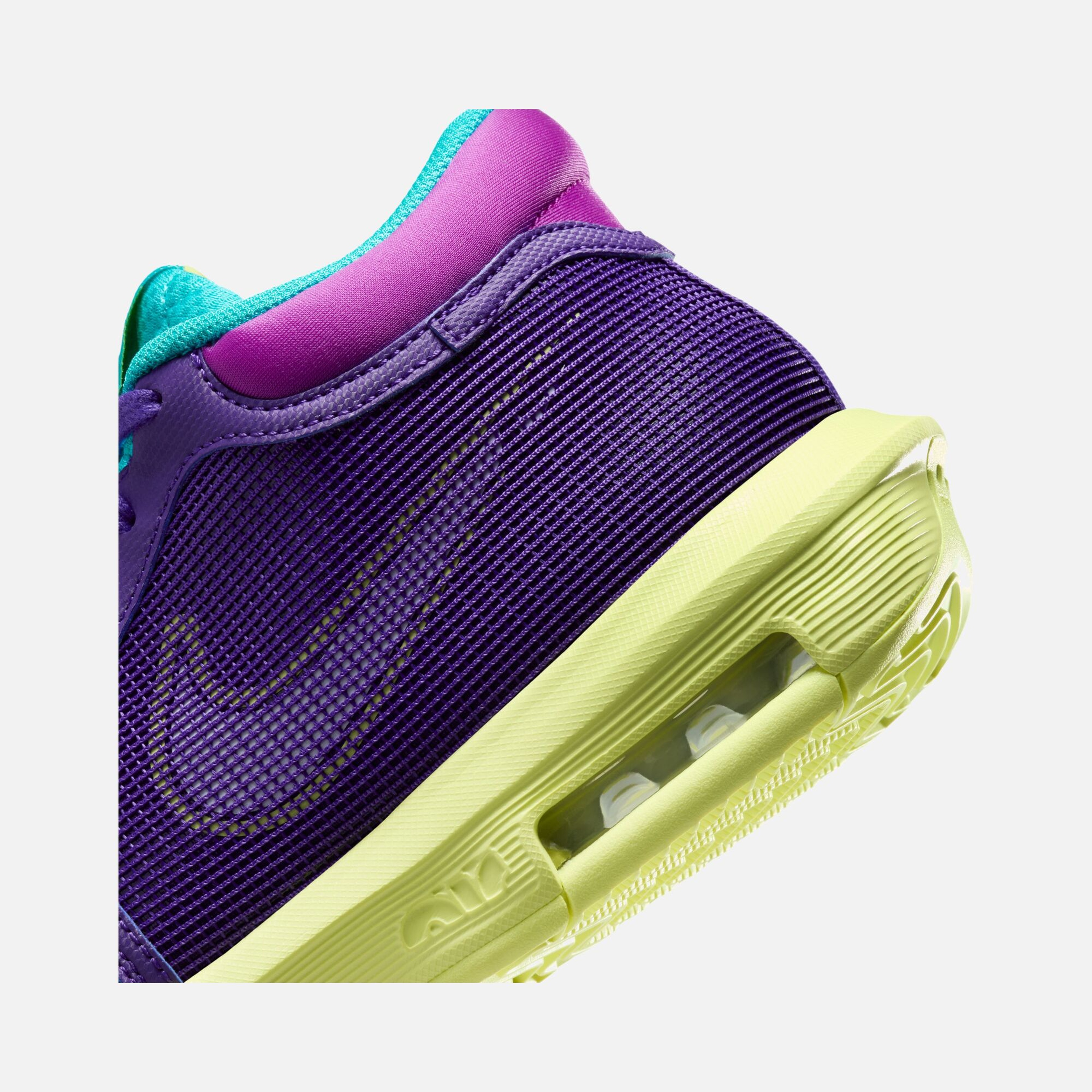 Nike LeBron James Witness VIII Erkek Basketbol Ayakkabısı