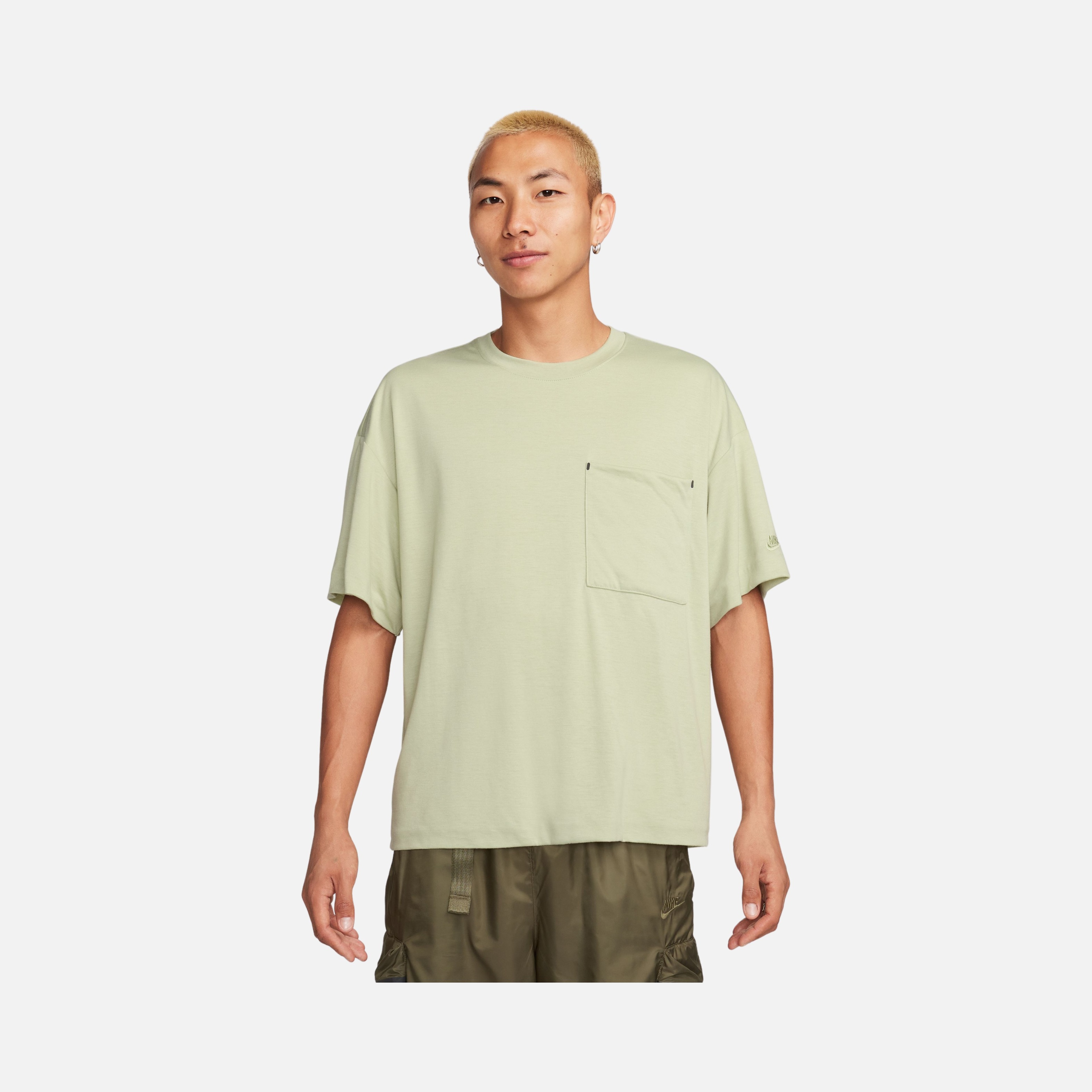 Nike Dri-Fit Sportswear Tech Pack Short-Sleeve Erkek Tşört