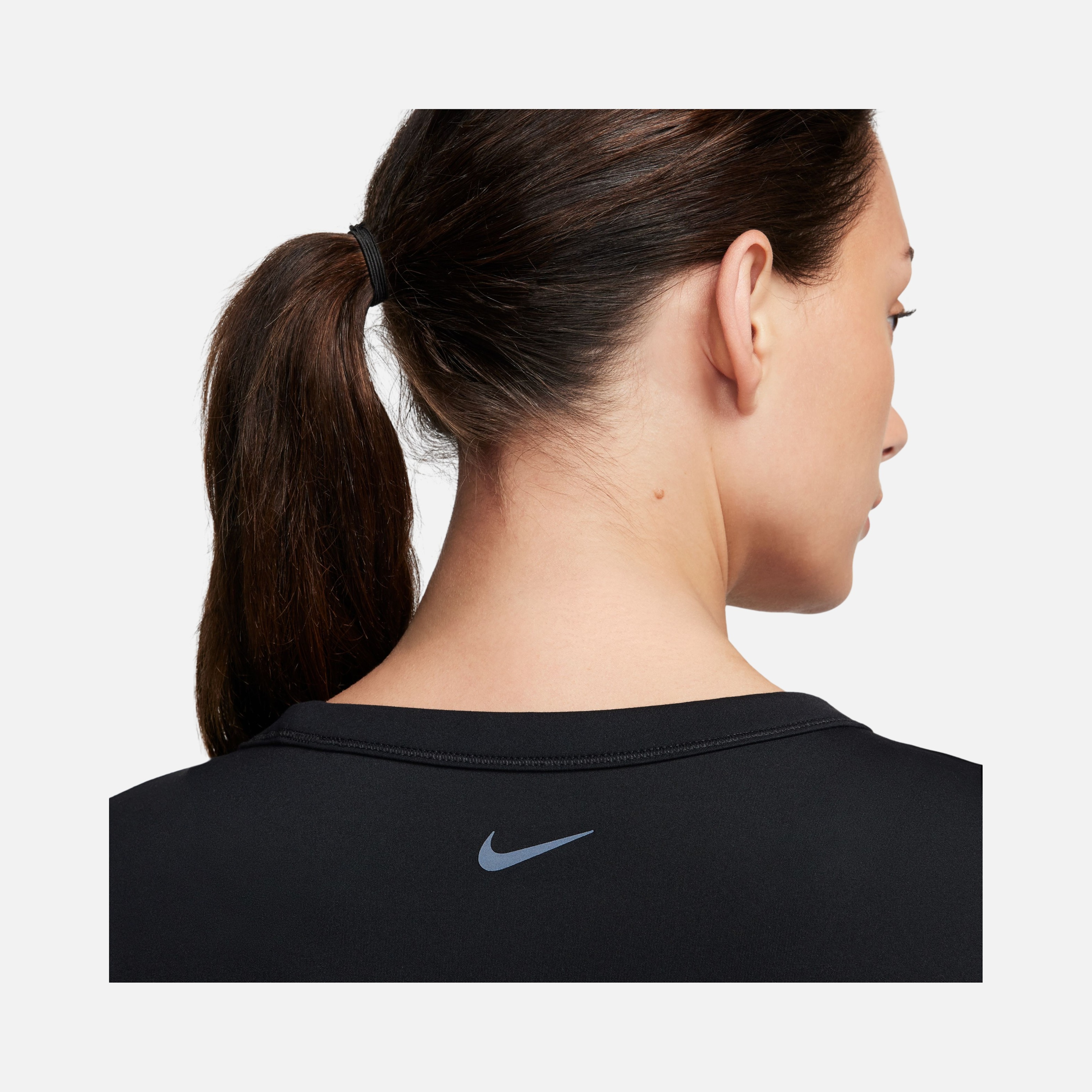 Nike One Fitted Dri-Fit Cropped Training Short-Sleeve Kadın Tişört