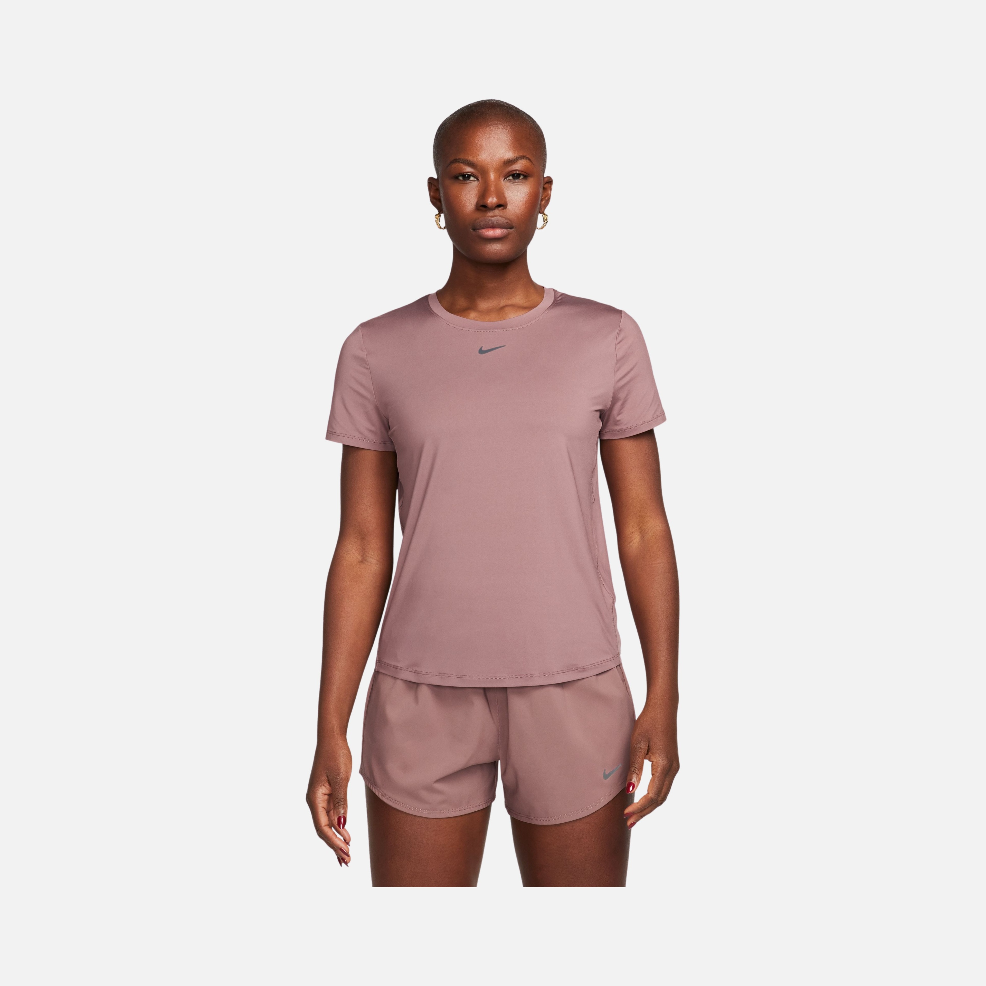 Nike One Classic Dri-Fit Short-Sleeve Training Kadın Tişört