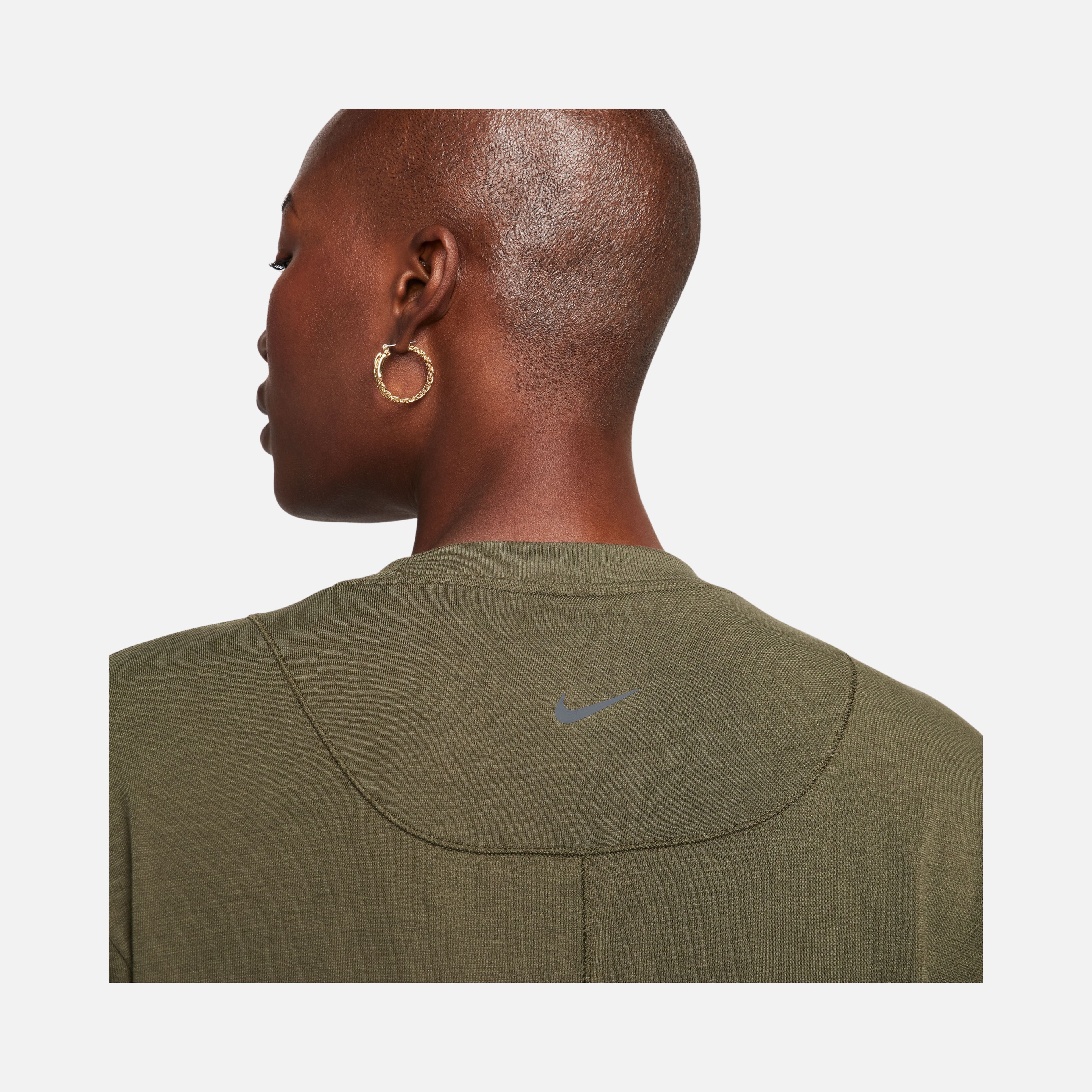 Nike One Relaxed Dri-Fit Multidirectional Training Short-Sleeve Kadın Tişört