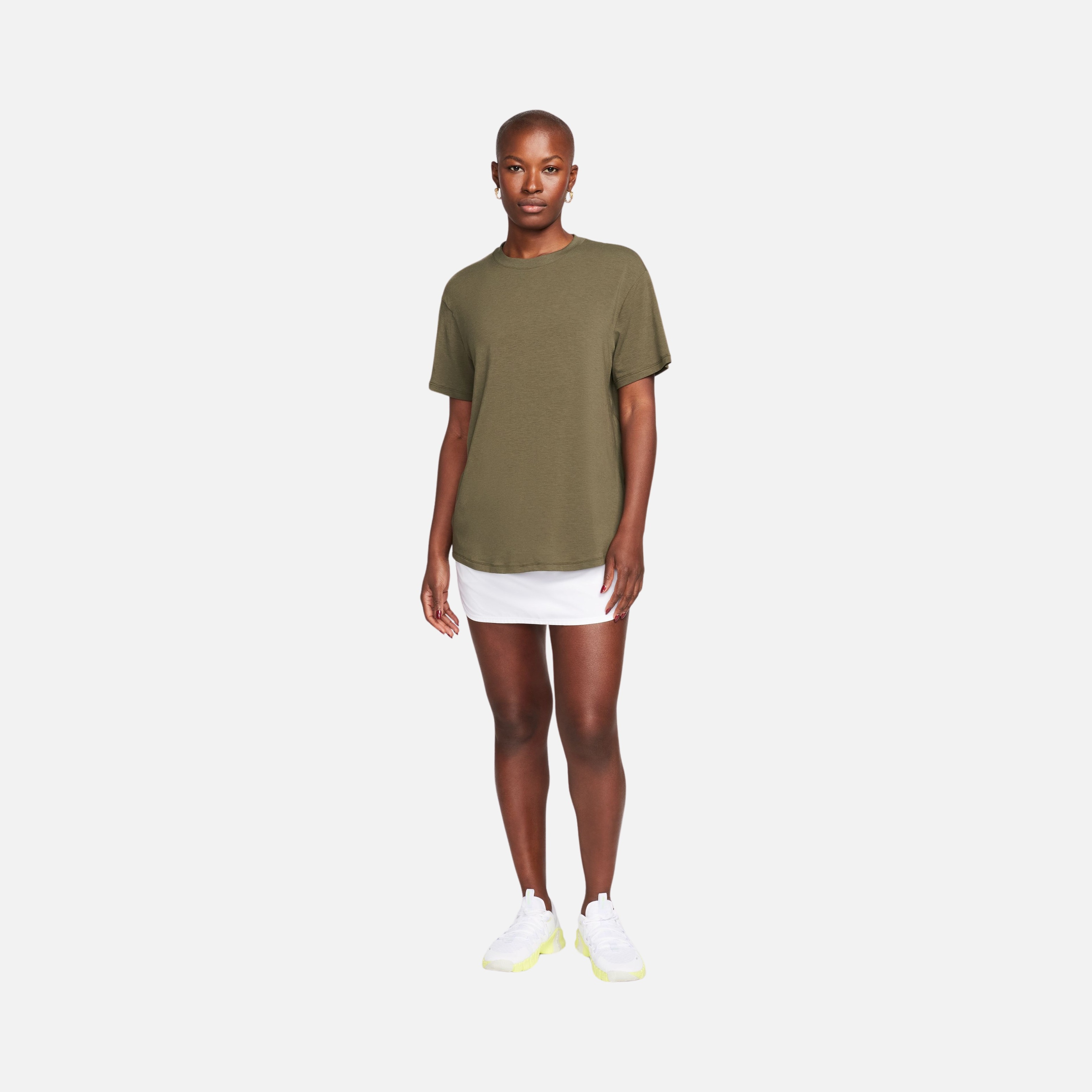 Nike One Relaxed Dri-Fit Multidirectional Training Short-Sleeve Kadın Tişört