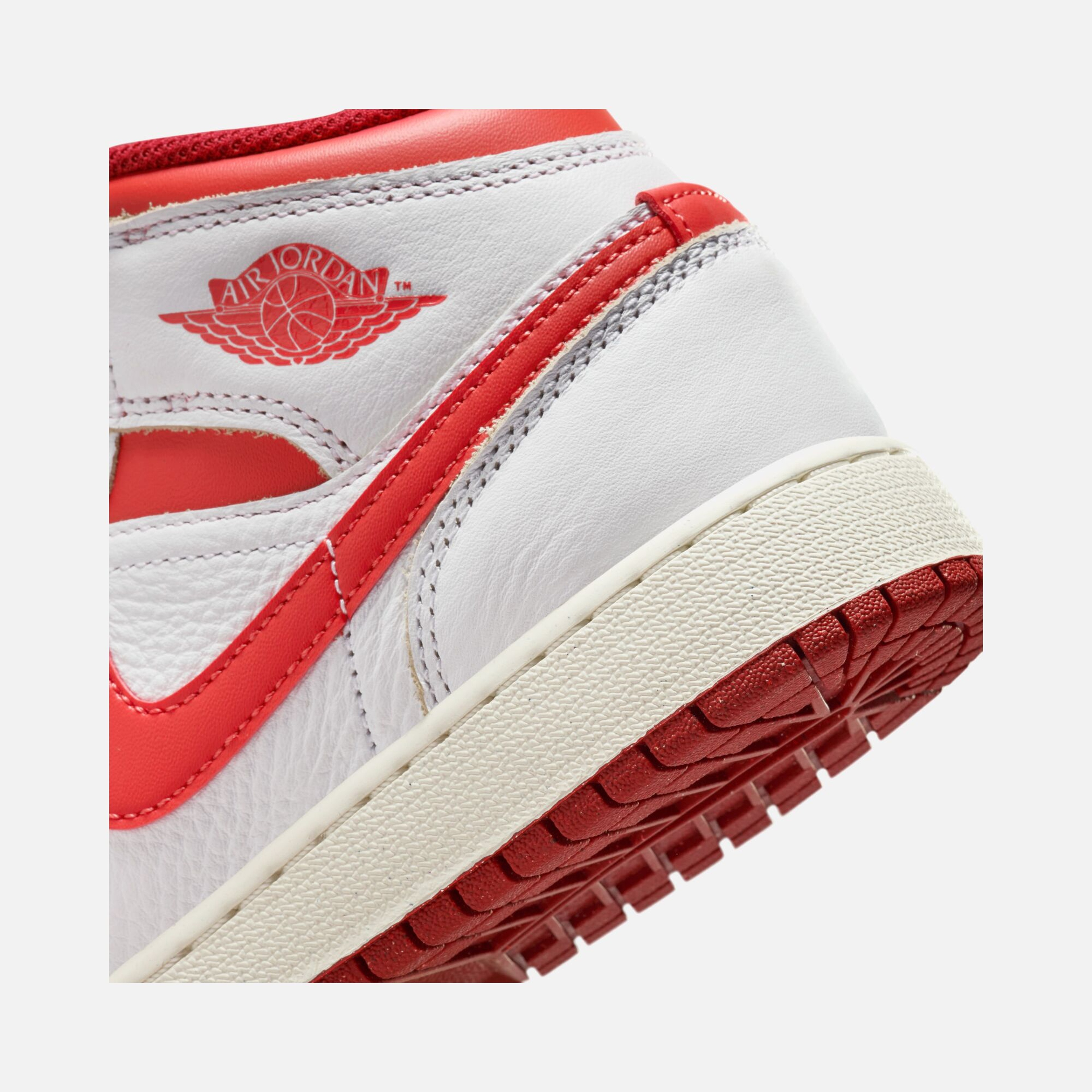 Nike Air Jordan 1 Mid SE ''White Dune Red'' (GS) Spor Ayakkabı