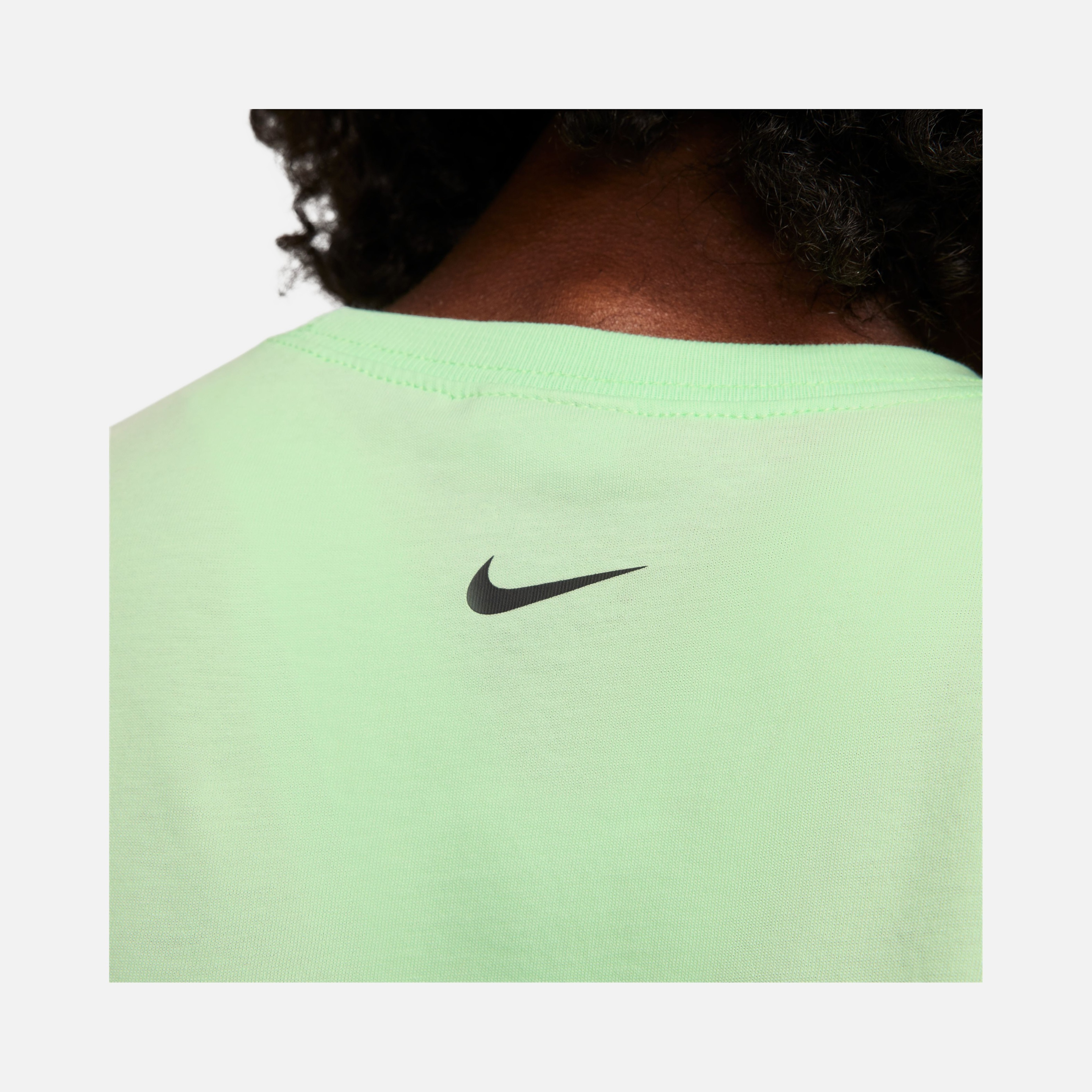 Nike Sportswear Gel Wide Cut & Off Shoulder Cropped Short-Sleeve Kadın Tişört