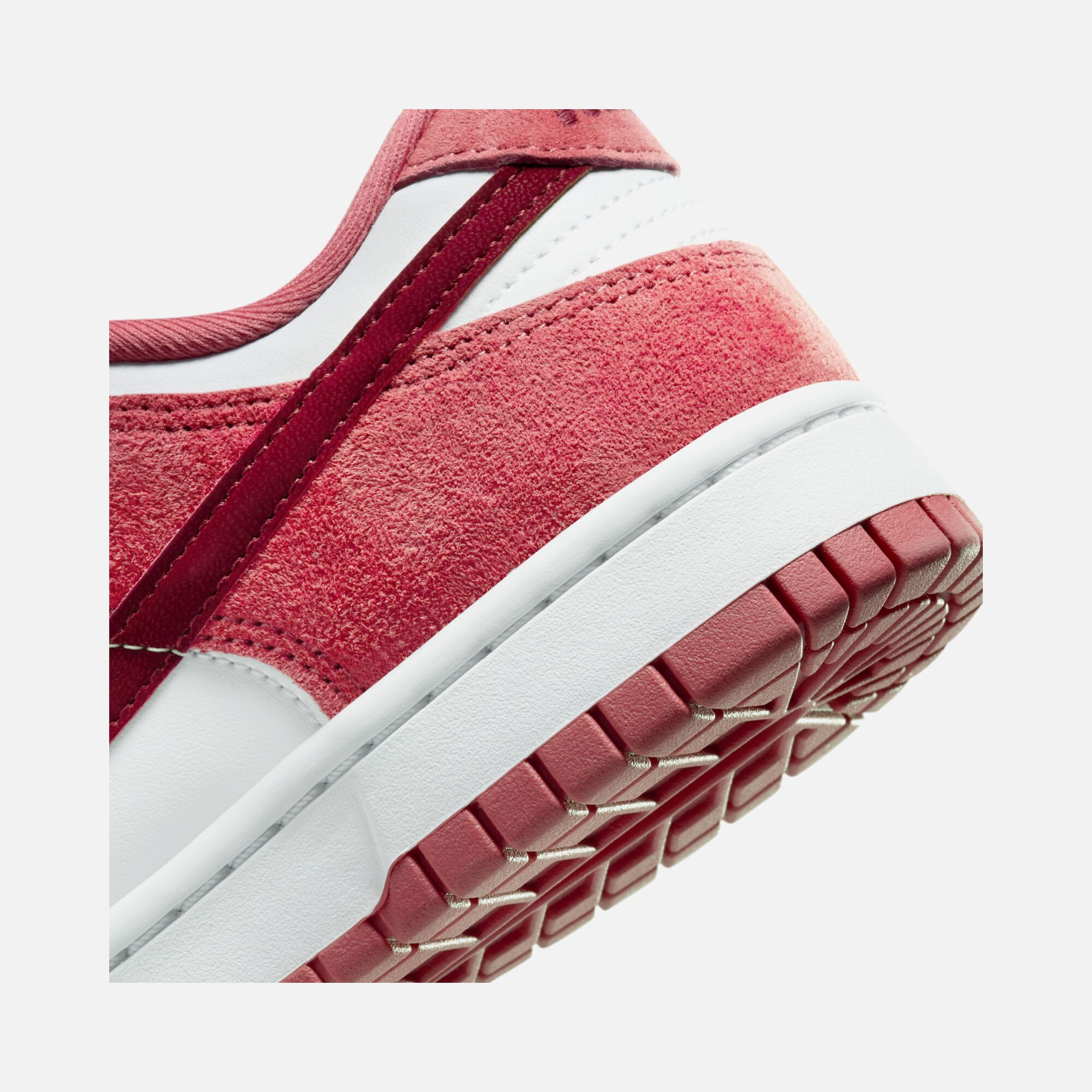 Nike Dunk Low Valentine's Day ''Adobe'' Kadın Spor Ayakkabı