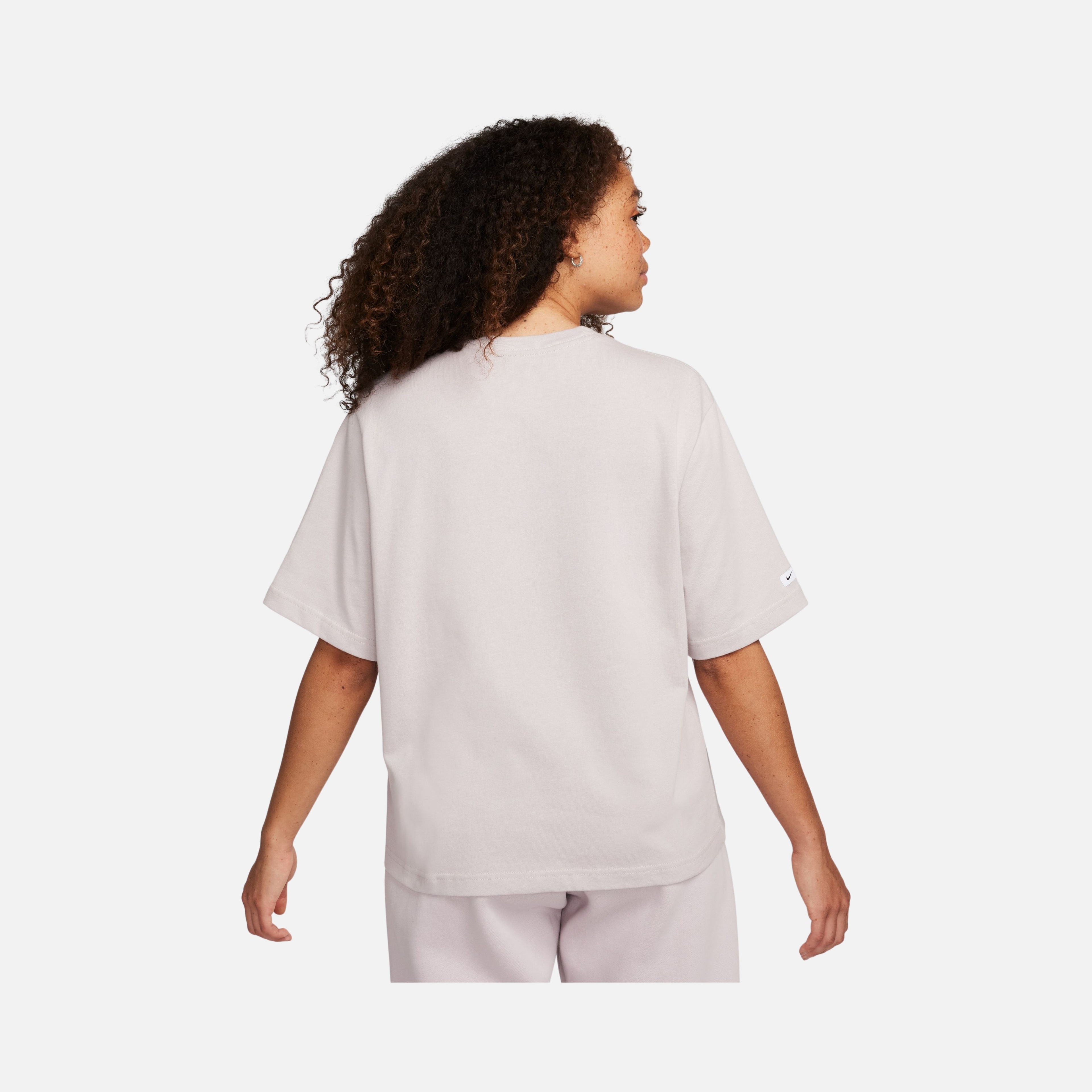 Nike Sportswear Classics Boxy Square Cut Short-Sleeve Kadın Tişört