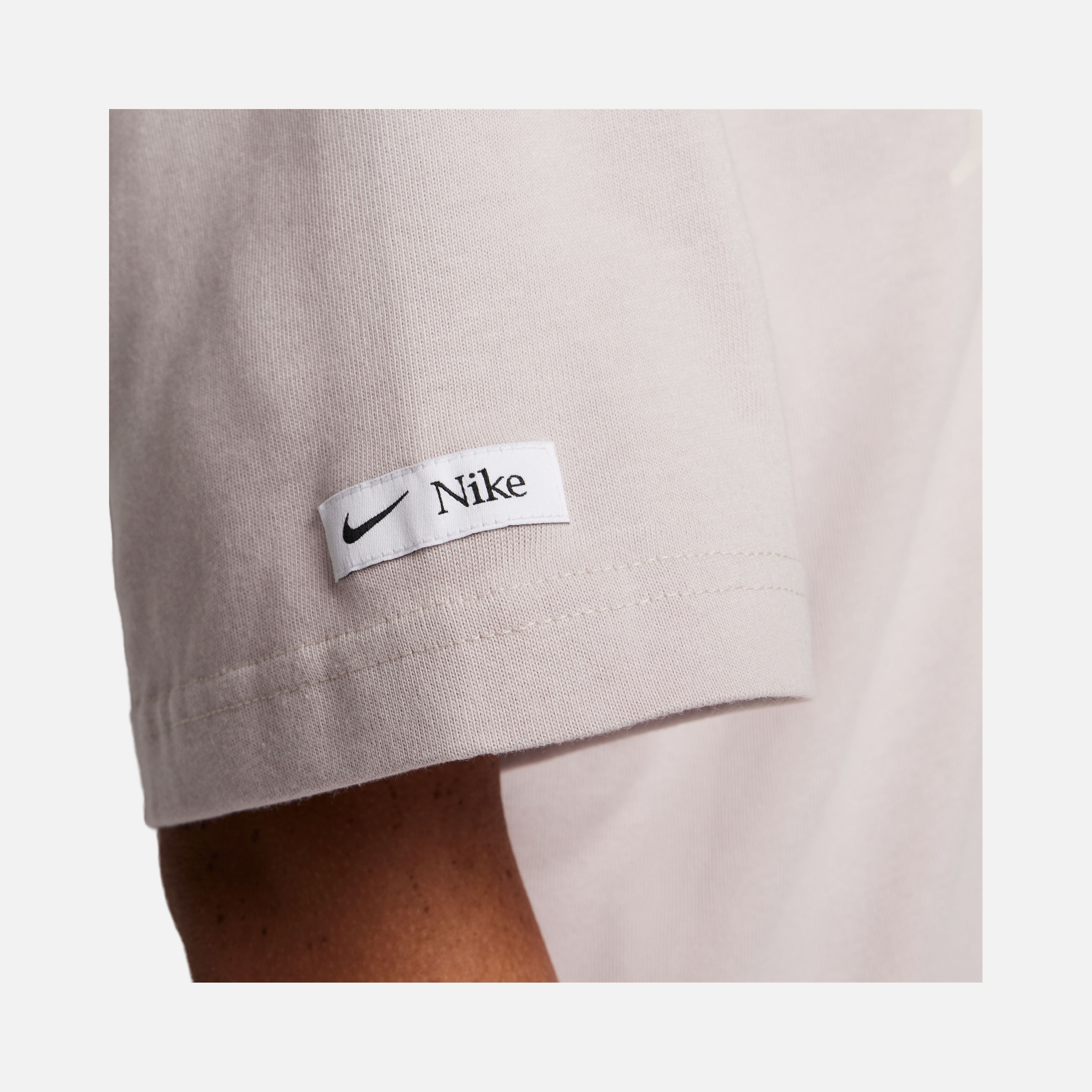 Nike Sportswear Classics Boxy Square Cut Short-Sleeve Kadın Tişört