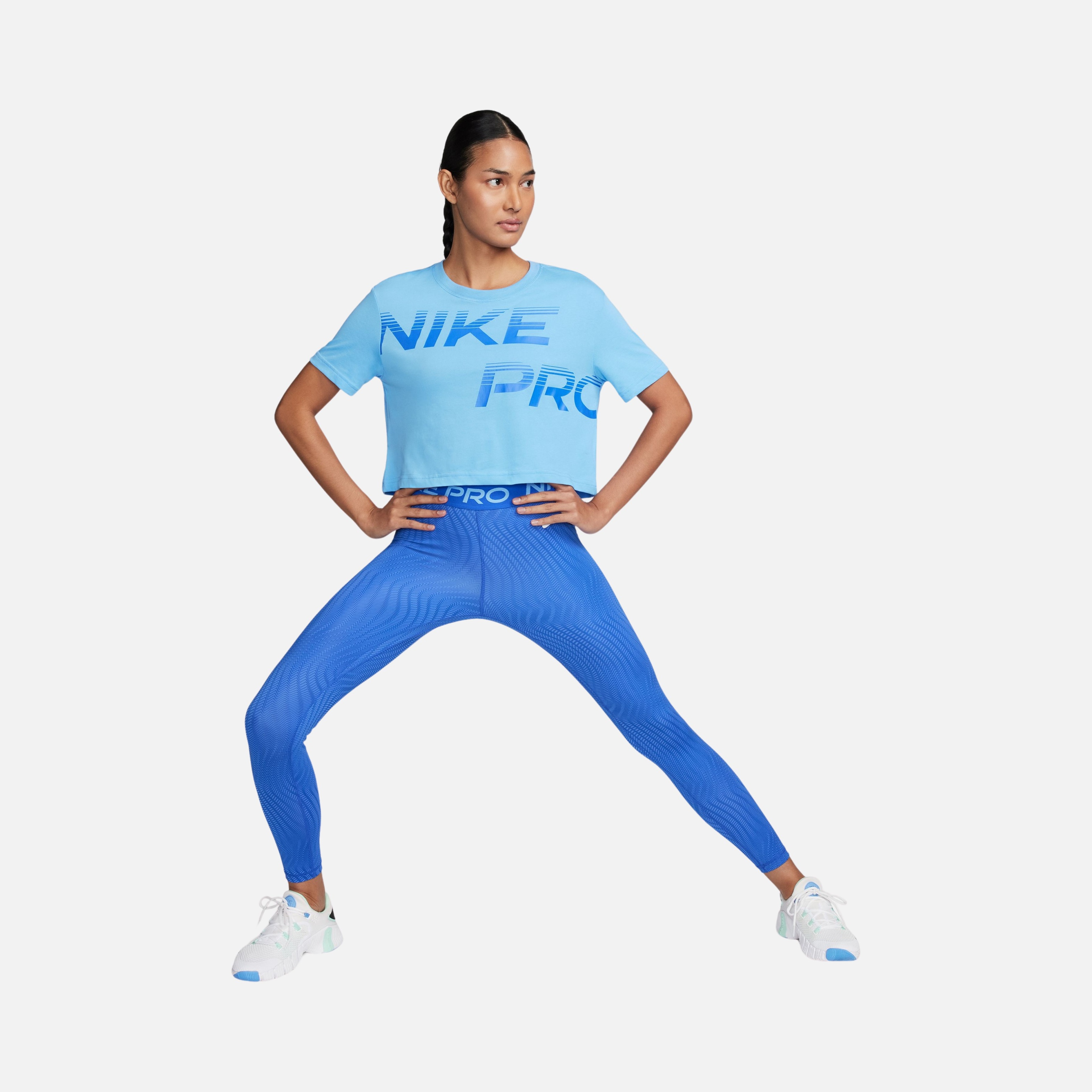 Nike Pro Dri-Fit Graphics Cropped Training Short-Sleeve Kadın Tişört