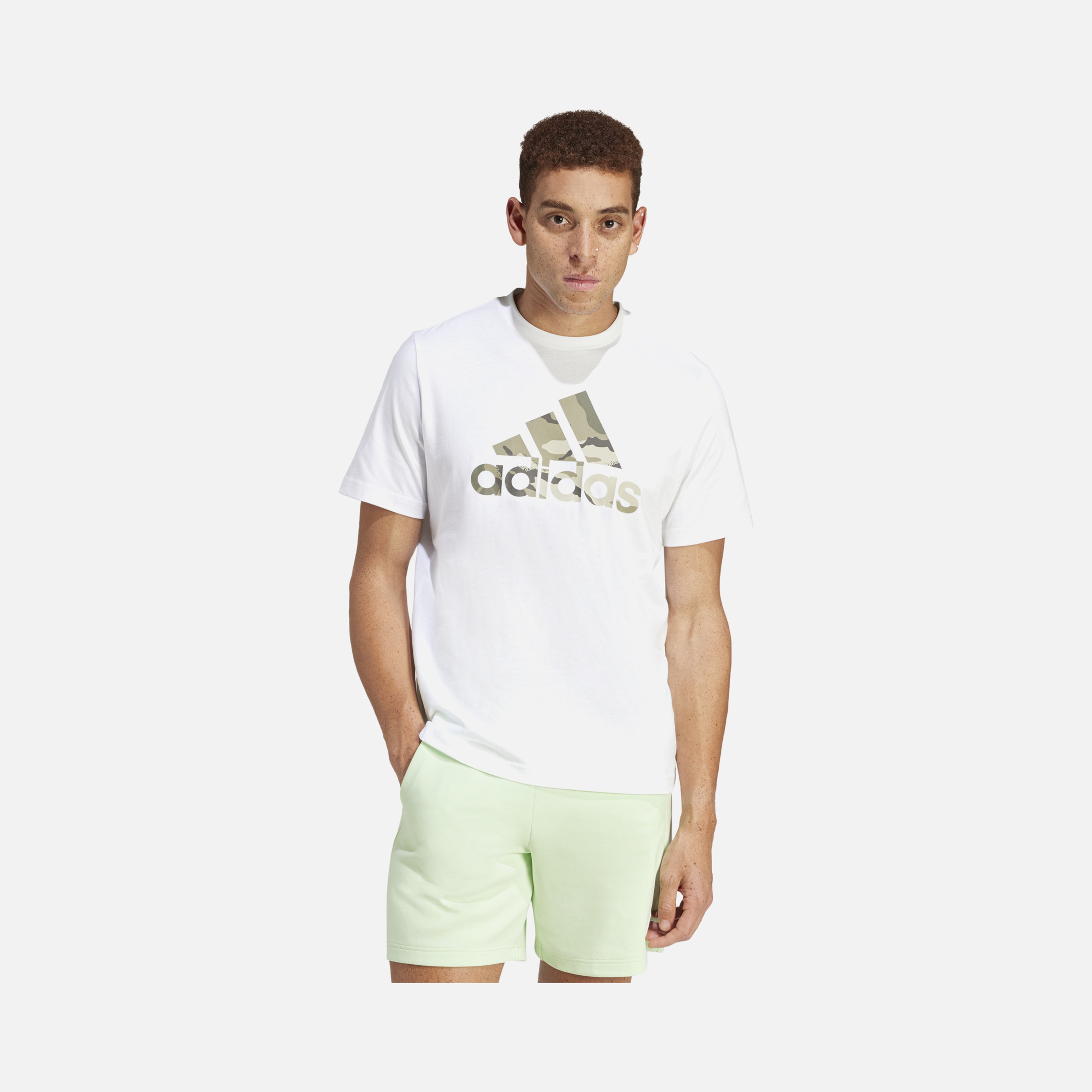 adidas Sportswear Camouflage Badge of Sport Graphic Short-Sleeve Erkek Tişört