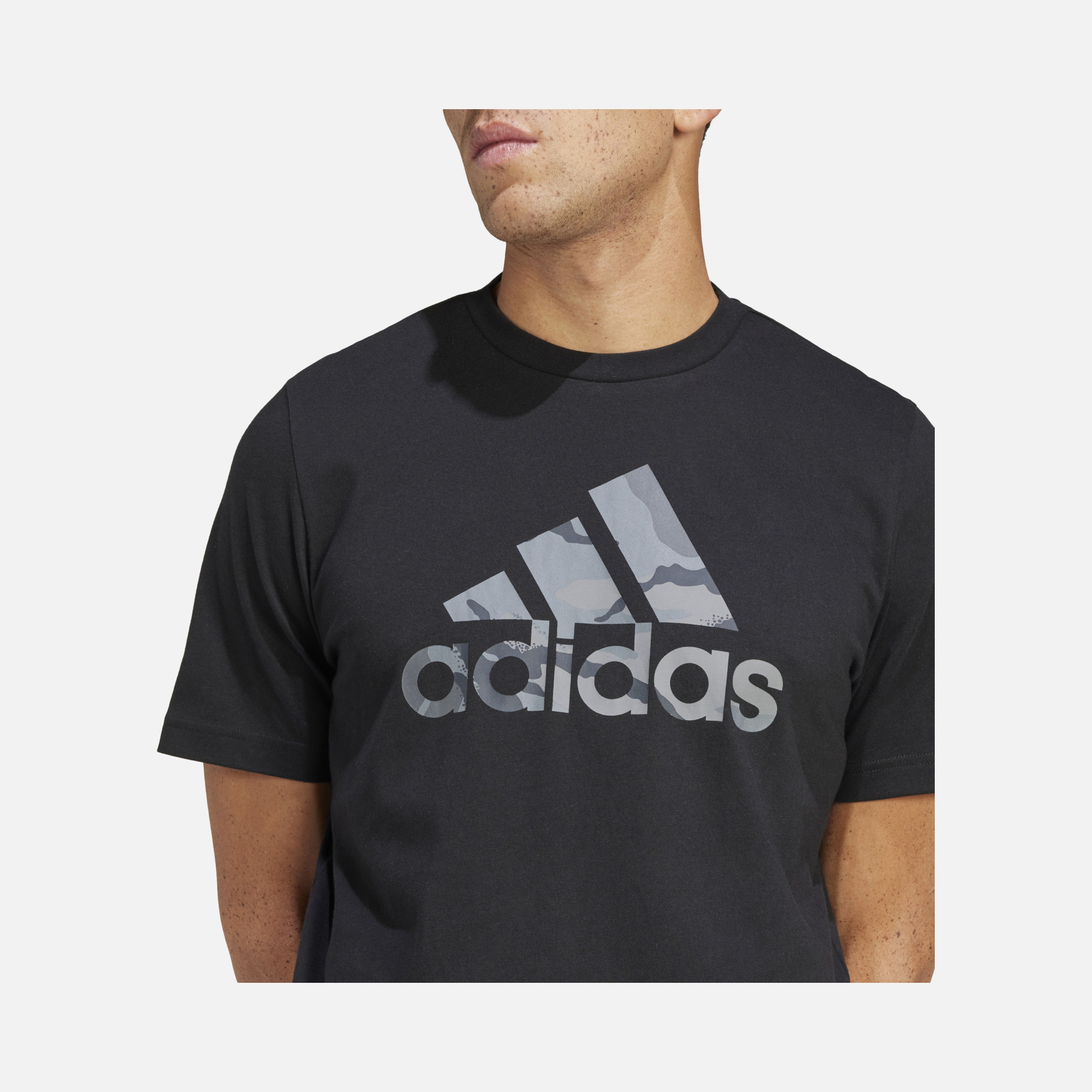 adidas Sportswear Camouflage Badge of Sport Graphic Short-Sleeve Erkek Tişört