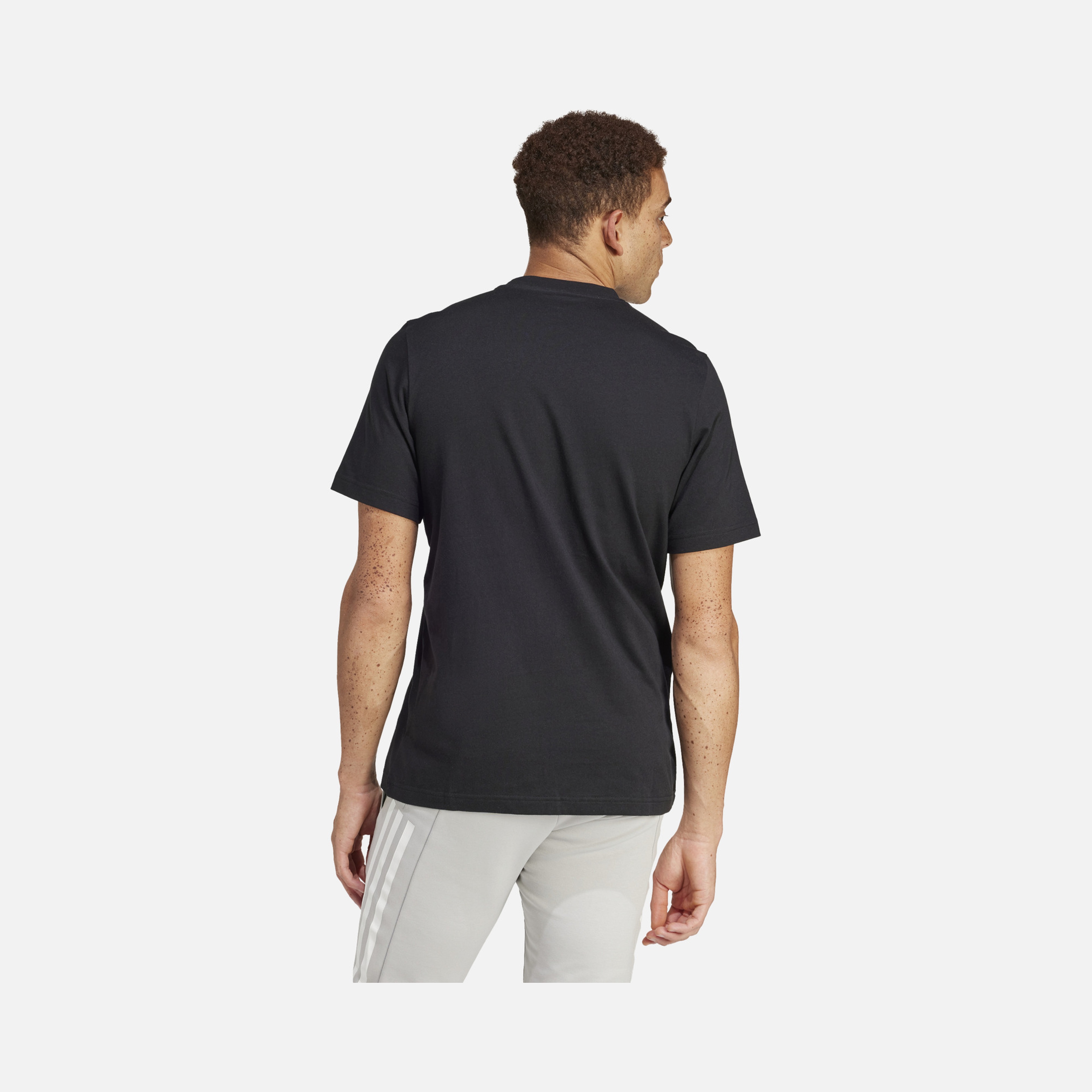 adidas Sportswear Camouflage Badge of Sport Graphic Short-Sleeve Erkek Tişört