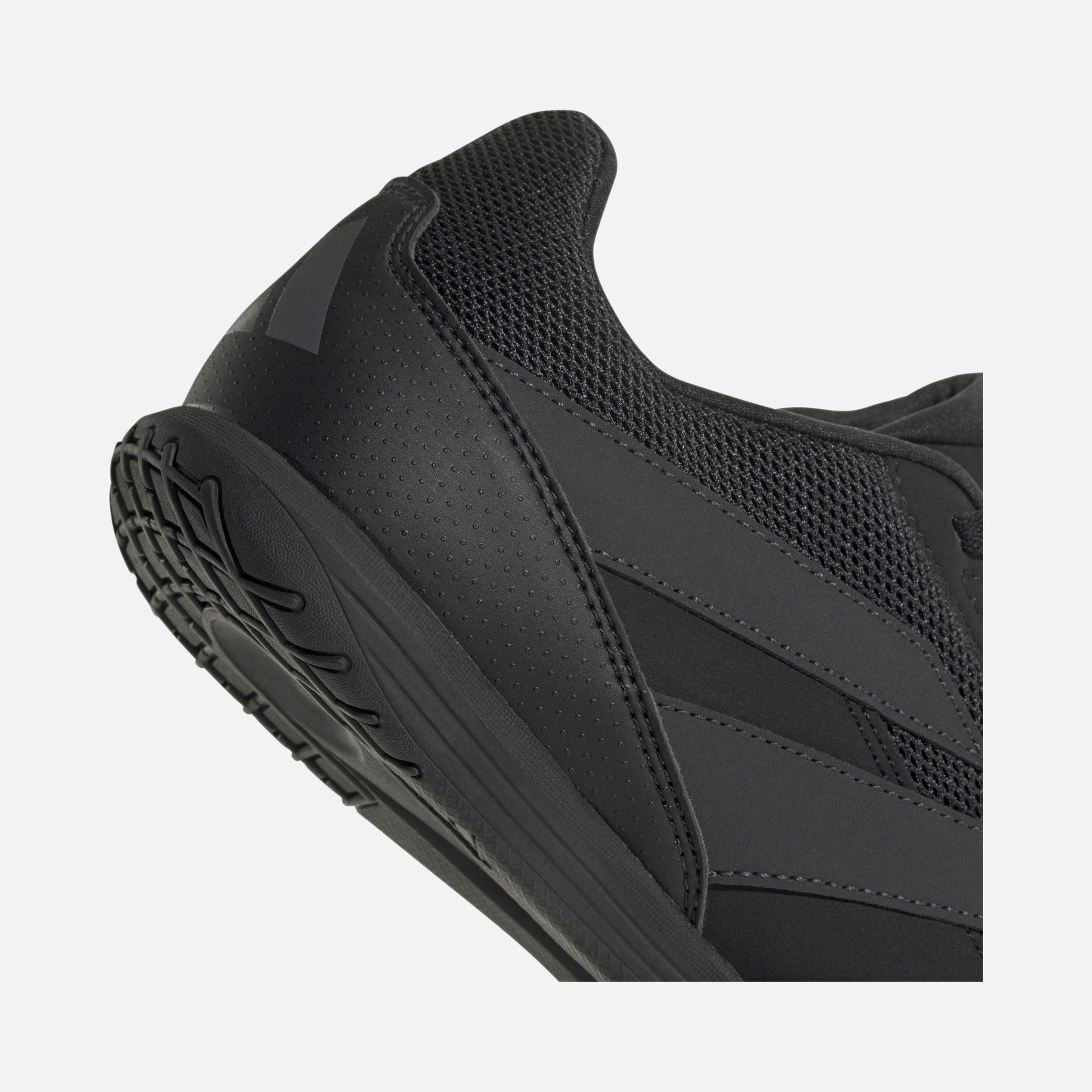 adidas Predator Club Erkek Futsal Ayakkabısı