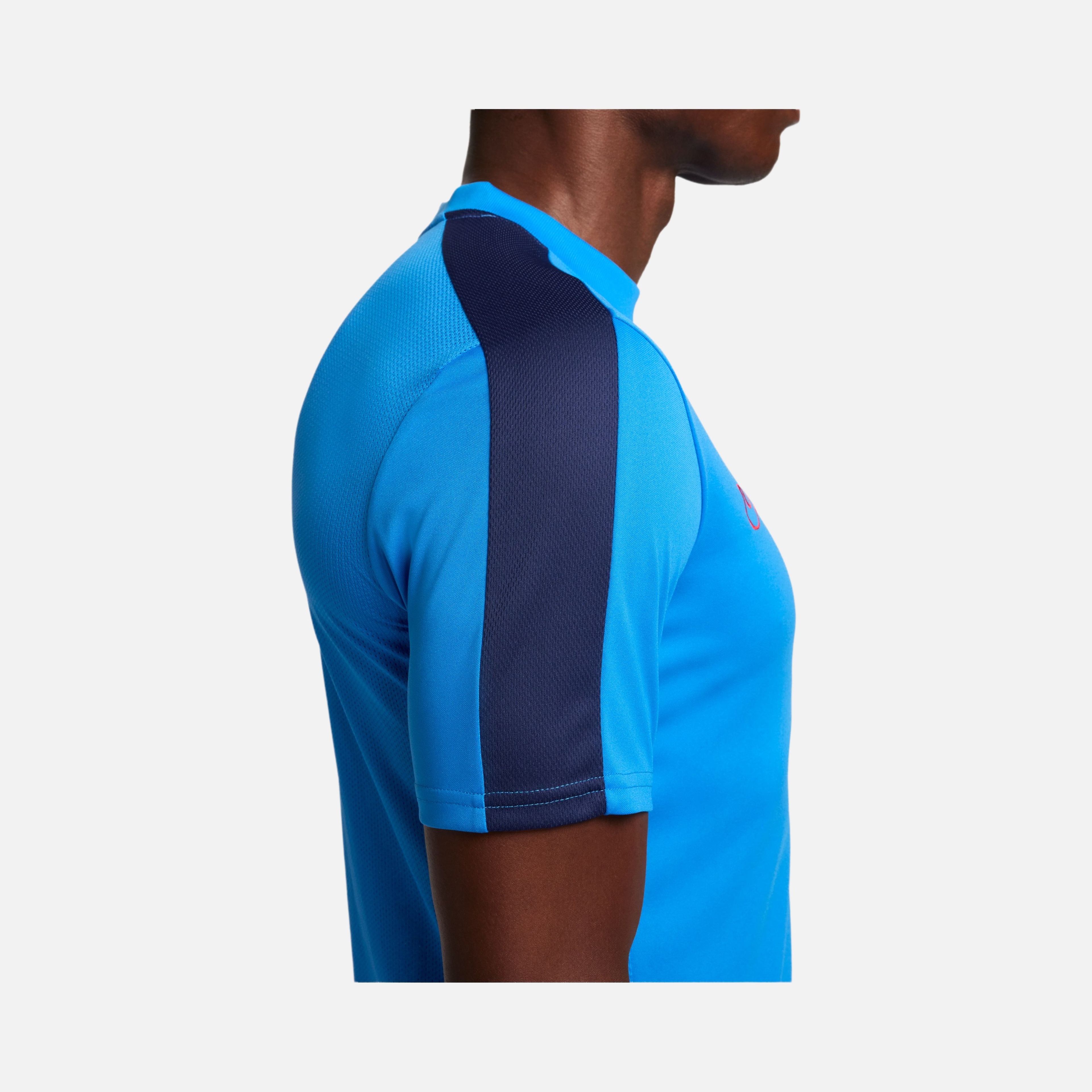 Nike Dri-Fit Academy Smooth Knit Global Football Training Short-Sleeve Erkek Tişört