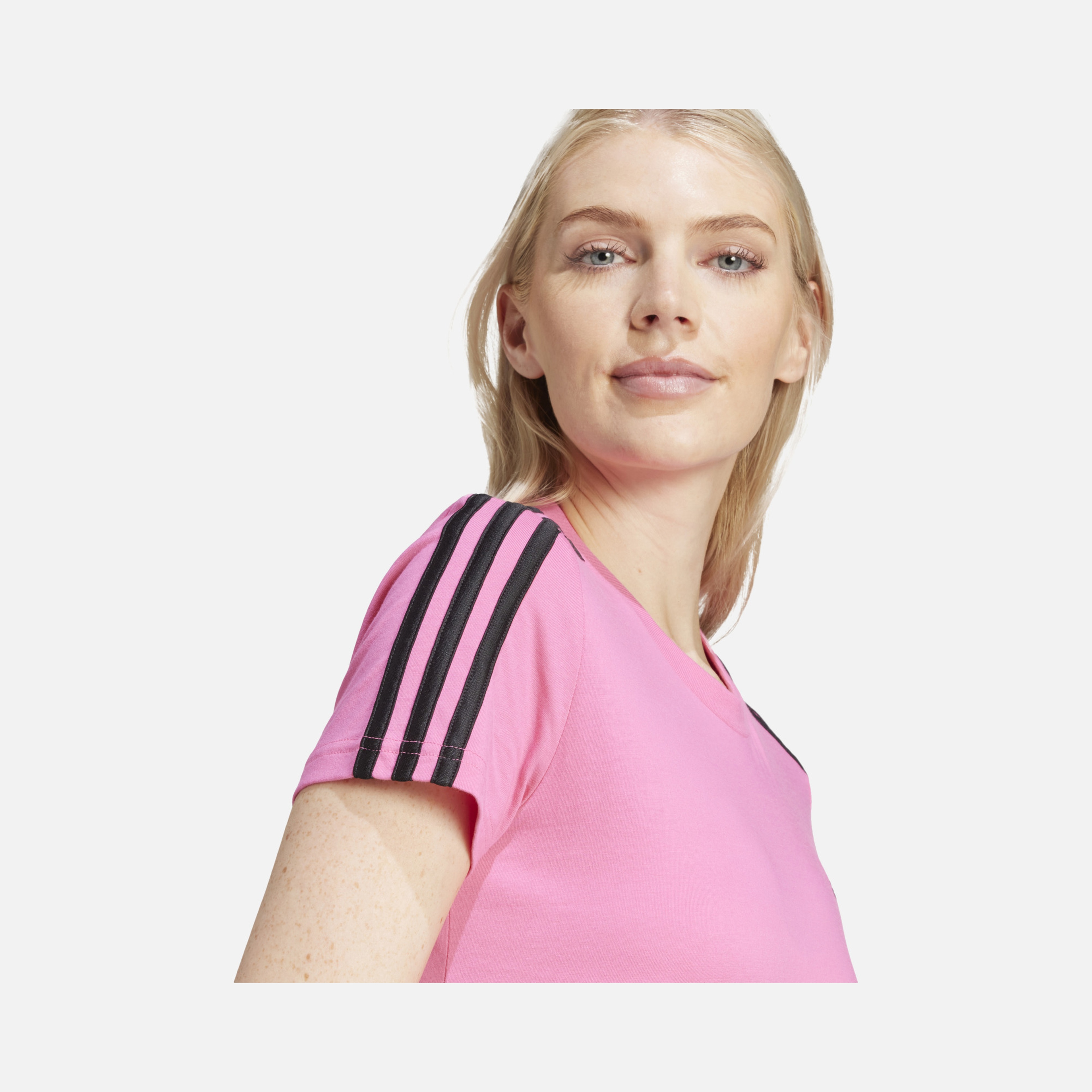 adidas Essentials Slim 3-Stripes Short-Sleeve Kadın Tişört