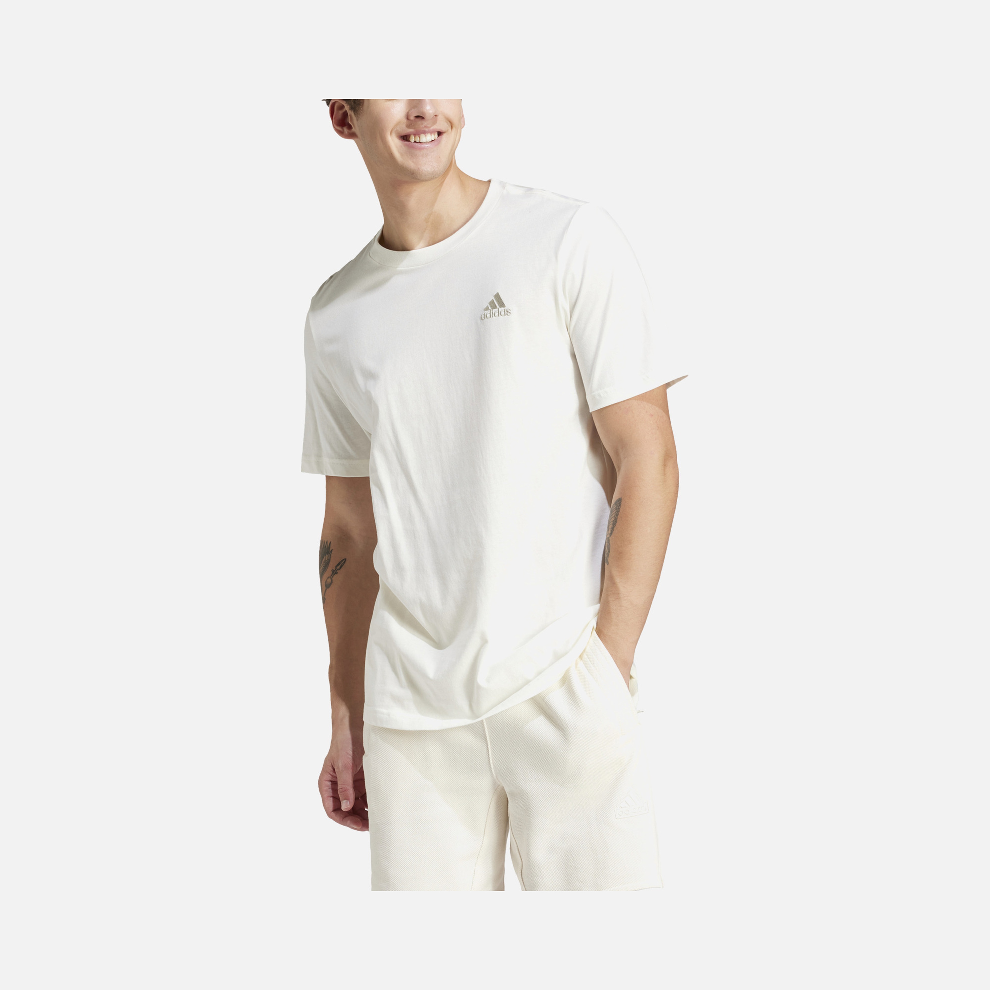 adidas Essentials Single Jersey Embroidered Small Logo Short-Sleeve Erkek Tişört
