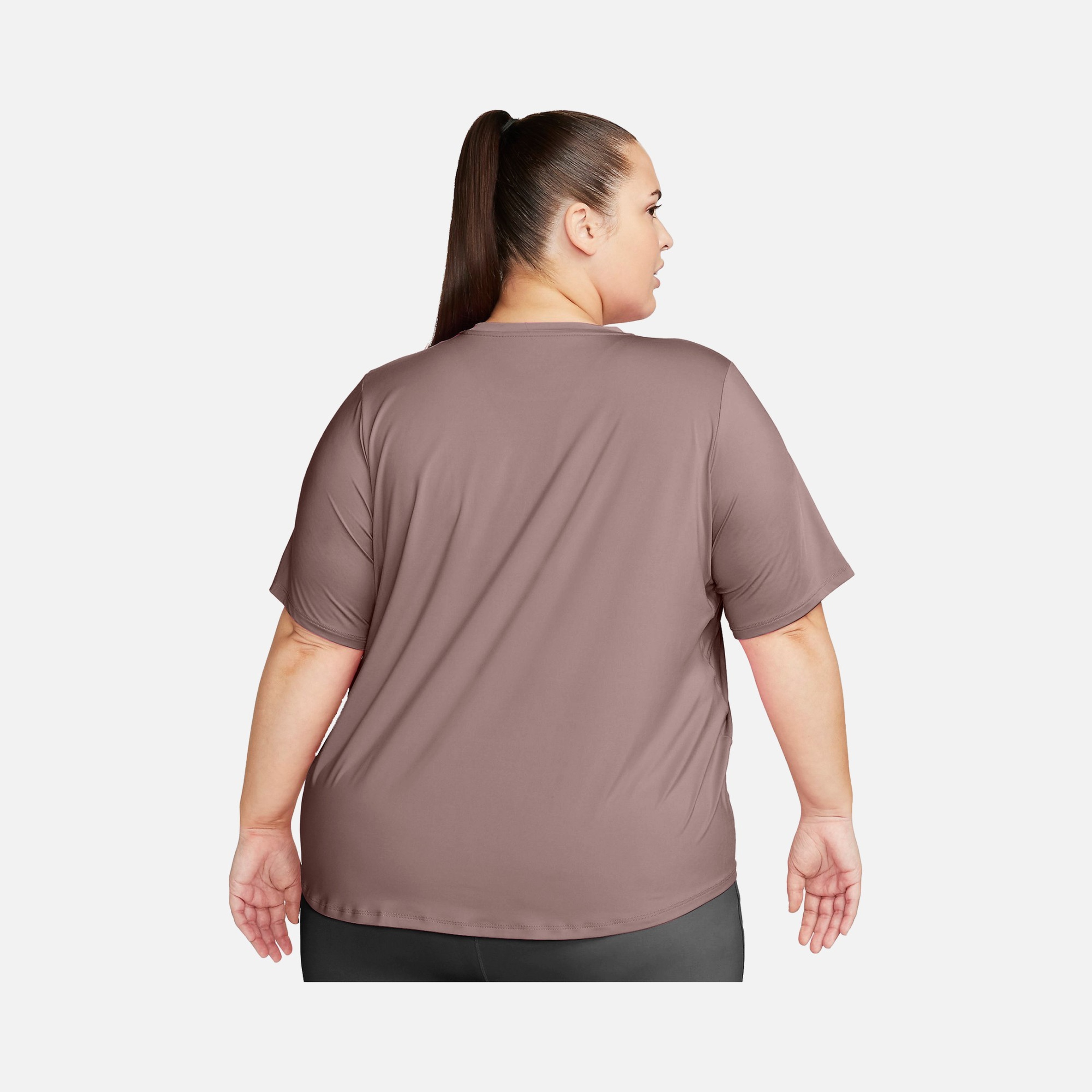 Nike One Classic Dri-Fit Short-Sleeve Training (Plus Size) Kadın Tişört