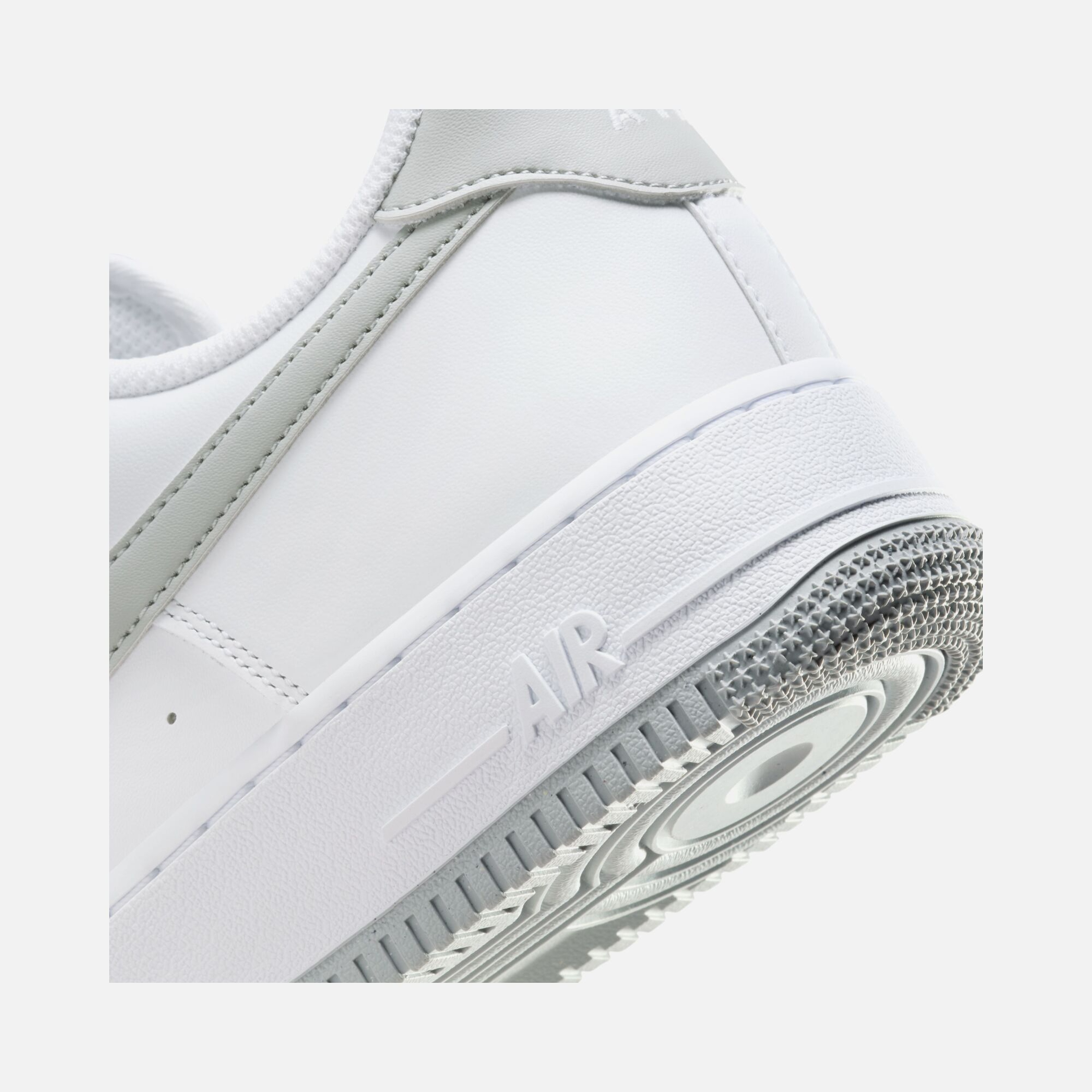 Nike Air Force 1 '07 FW24 Erkek Spor Ayakkabı