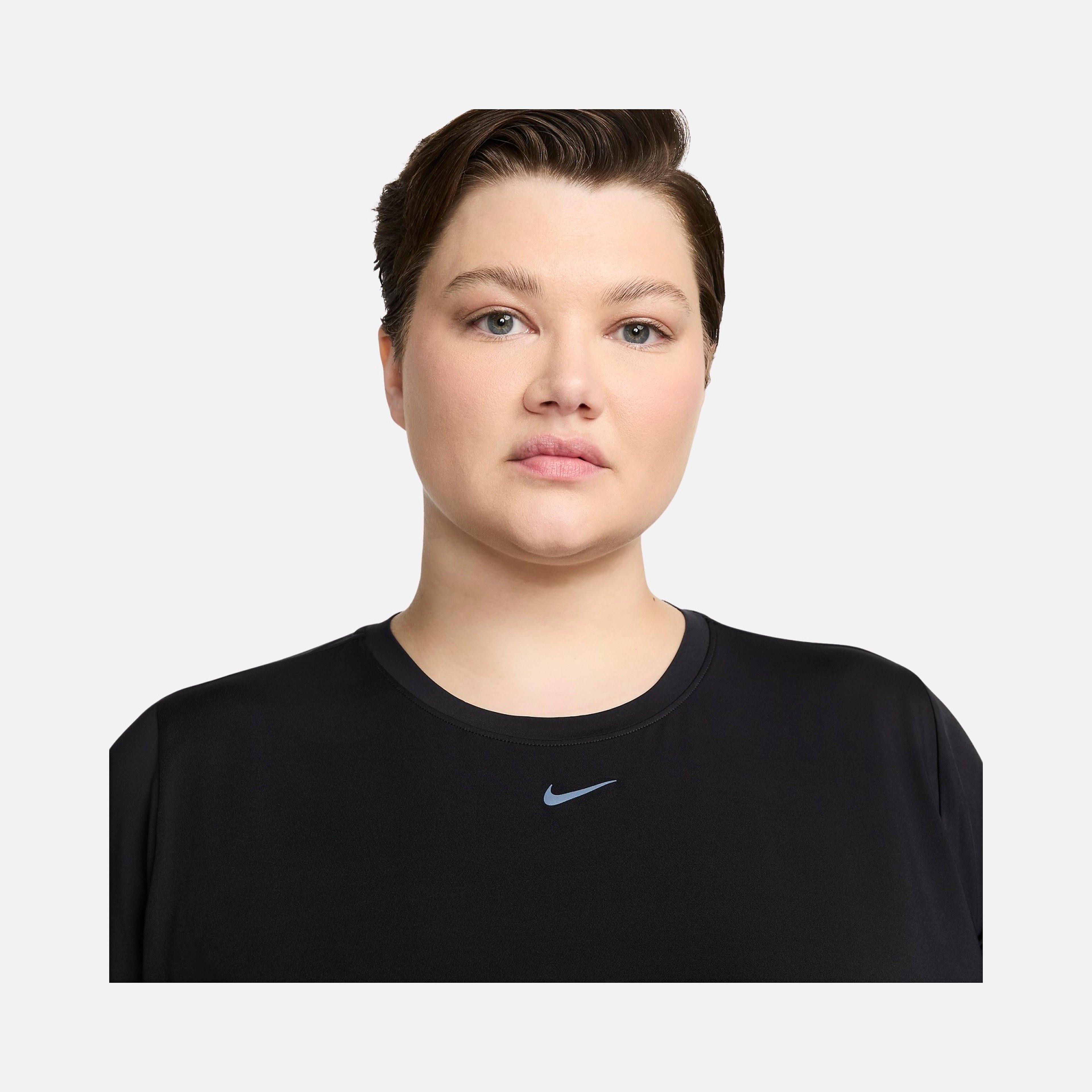 Nike One Classic Dri-Fit Short-Sleeve Training (Plus Size) Kadın Tişört