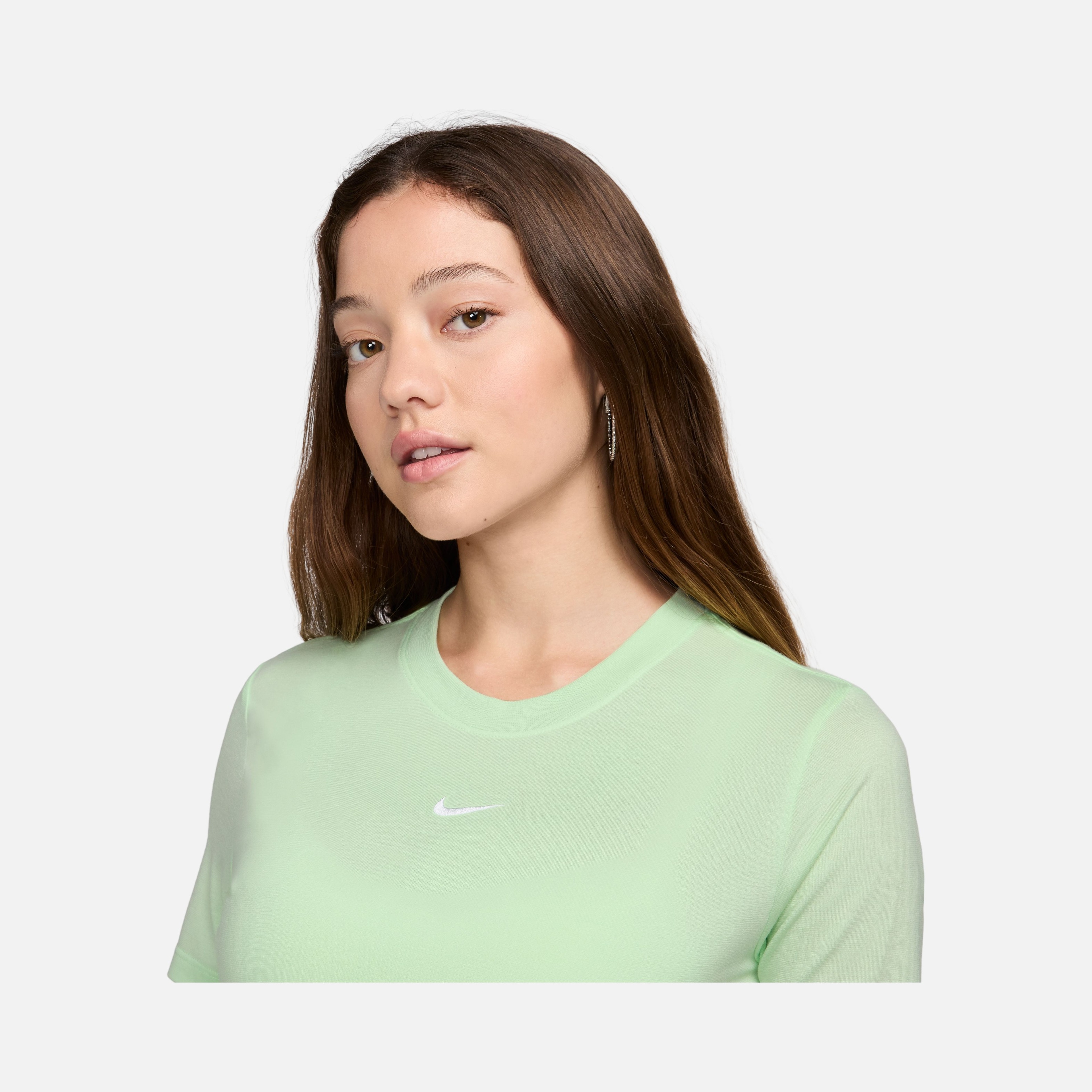 Nike Sportswear Essential Slim-Fit Cropped Short-Sleeve Kadın Tişört