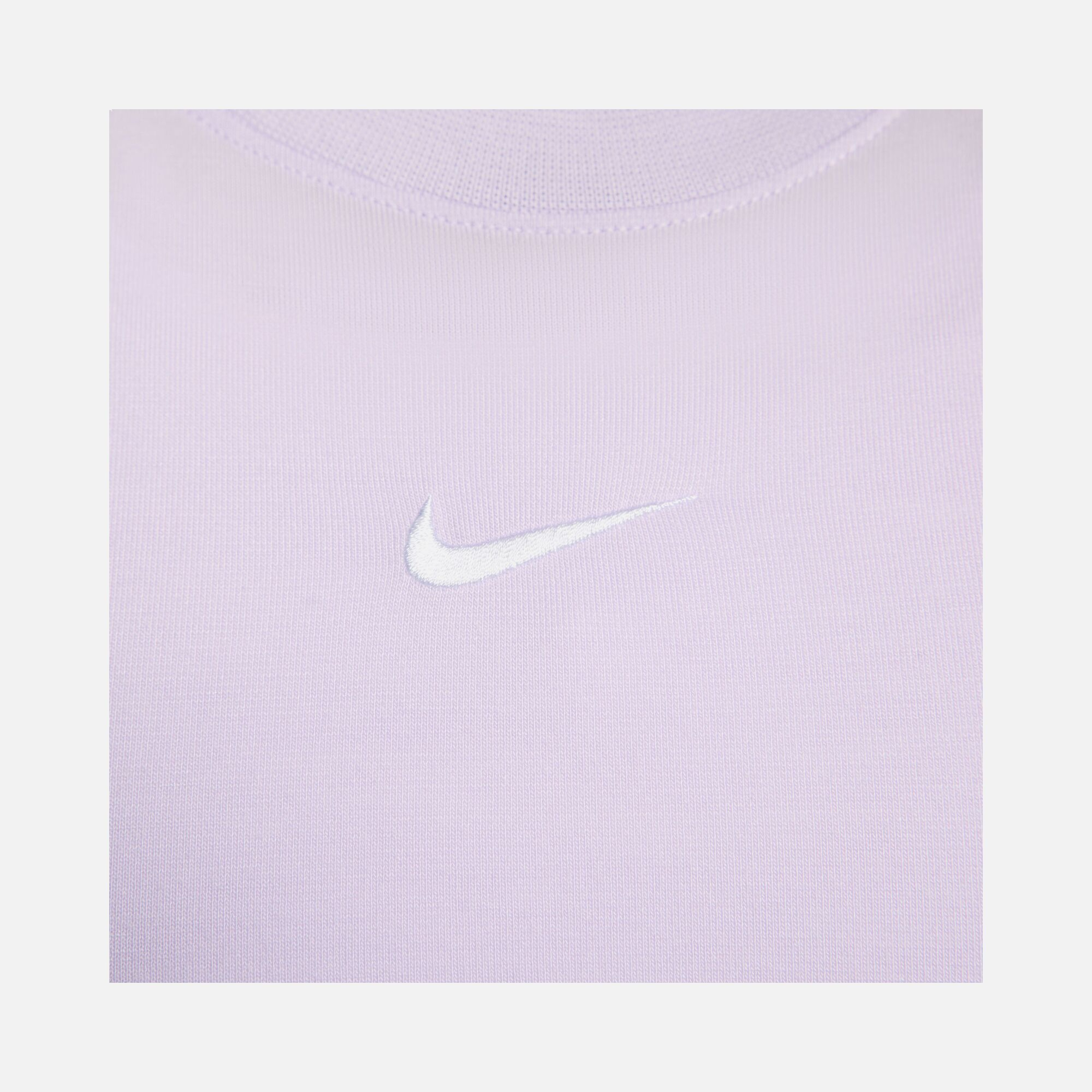 Nike Sportswear Essential Slim-Fit Cropped Short-Sleeve Kadın Tişört