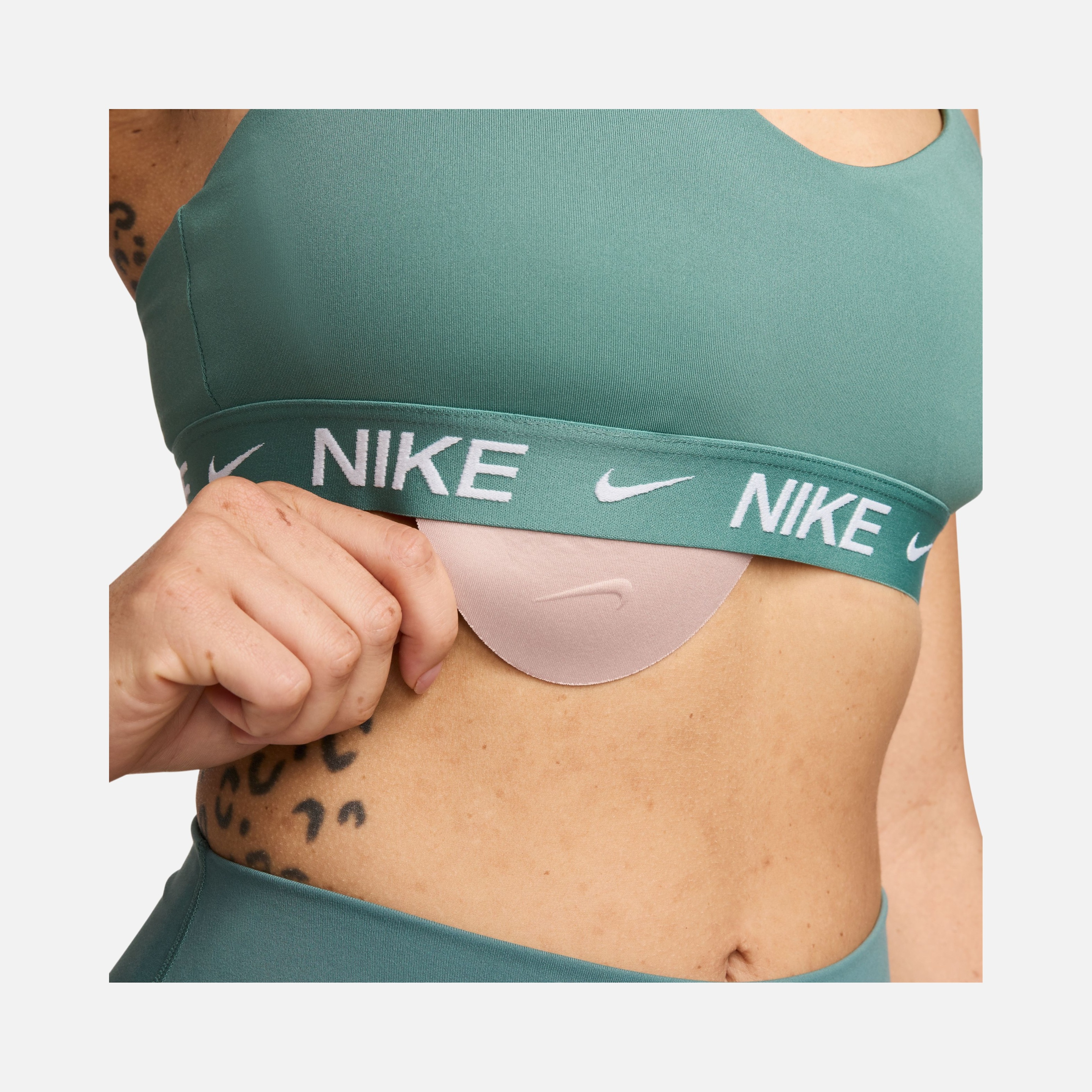 Nike Indy Light-Support Padded Adjustable Training Sports Kadın Bra