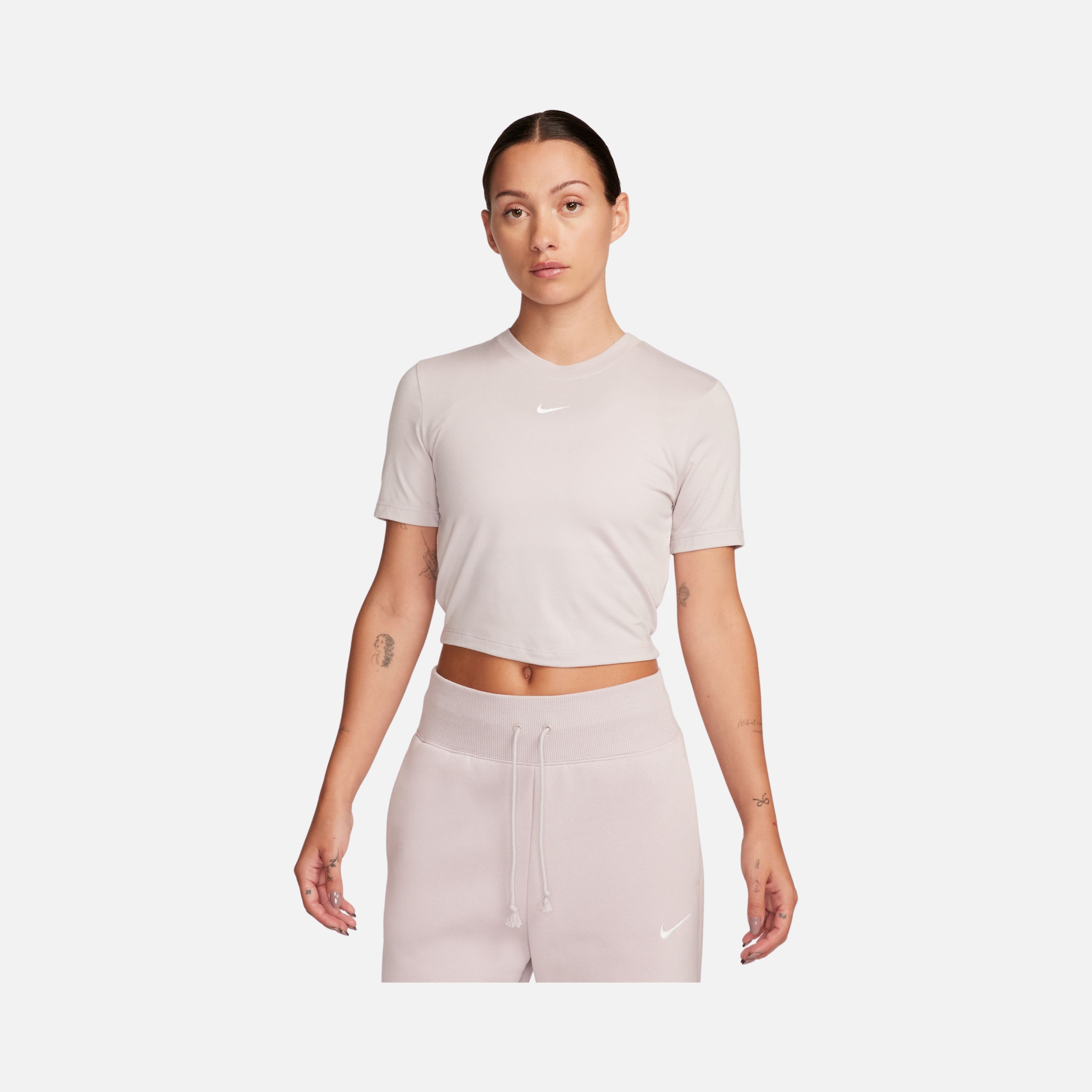 Nike Sportswear Essential Slim-Fit Cropped Short-Sleeve Kadın Tişört